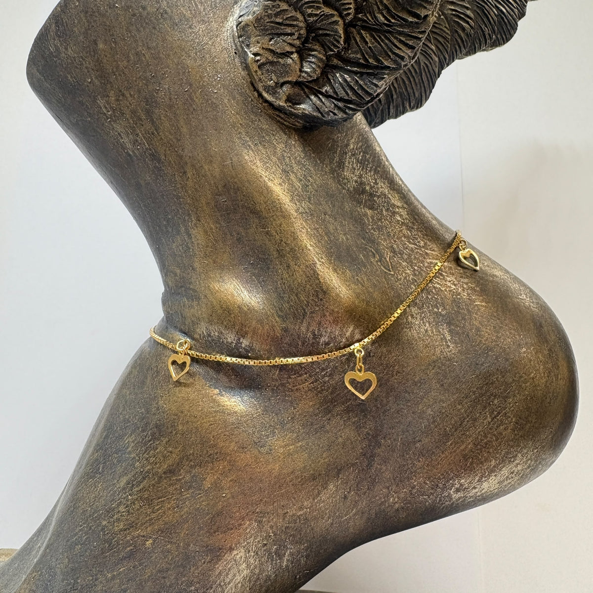 18ct gold anklet, gold heart anklet, gold ankle chain UK, heart charm anklet, pre-loved gold anklet, box chain anklet, solid gold anklet, gold anklet gift