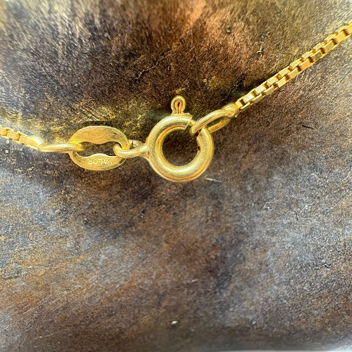 18ct gold anklet, gold heart anklet, gold ankle chain UK, heart charm anklet, pre-loved gold anklet, box chain anklet, solid gold anklet, gold anklet gift