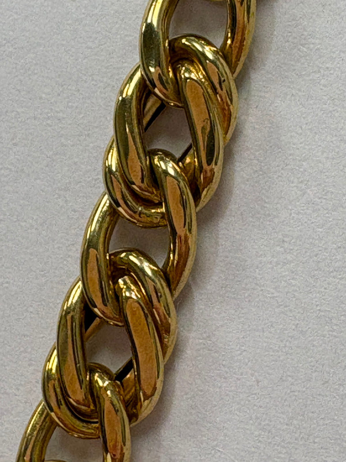 18ct gold curb chain, double curb link necklace, statement gold chain, heavy 18ct gold necklace, pre-loved gold chain UK, second hand 18ct gold chain Harrogate, 18 inch gold necklace, vintage gold curb chain