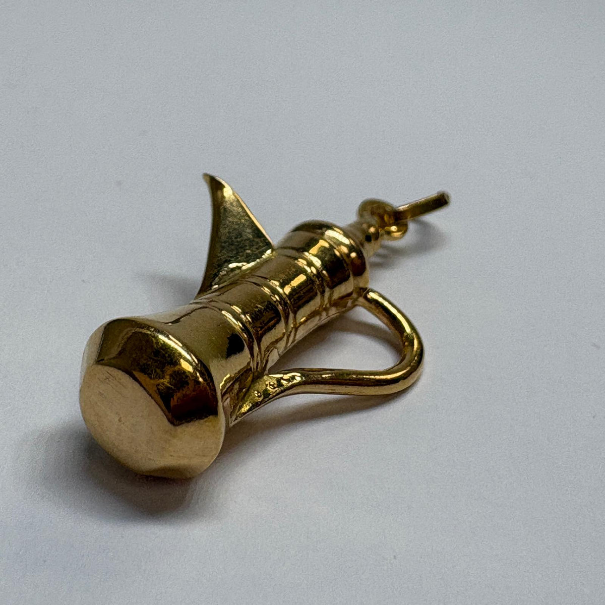 dallah pendant, Arabic coffee pot charm, 18ct gold charm, gold dallah necklace, Middle Eastern jewellery UK, Eid gift gold, gold coffee pot pendant, pre-loved gold charm