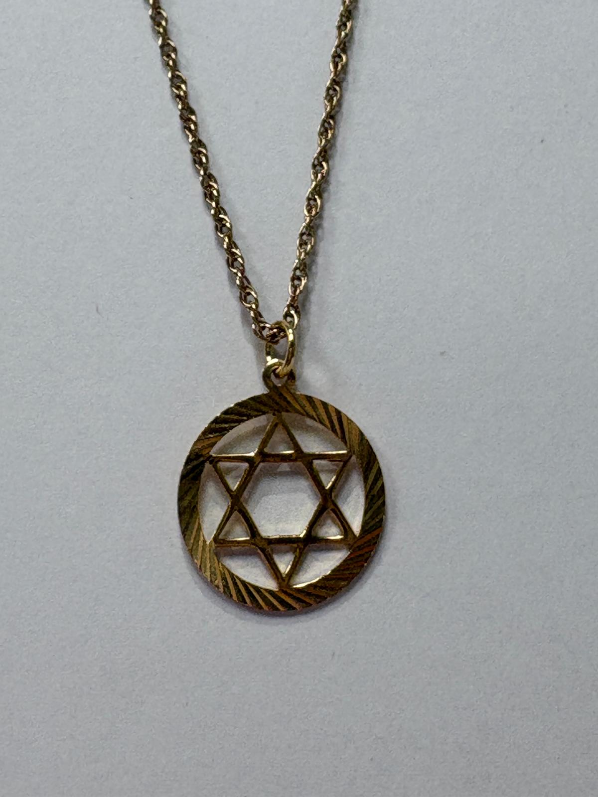 9ct gold Star of David necklace, vintage Star of David pendant, gold Jewish star necklace, pre-loved gold necklace UK, rope twist chain necklace, second hand Star of David necklace Harrogate, hallmarked gold Star of David, Jewish jewellery gold pendant
