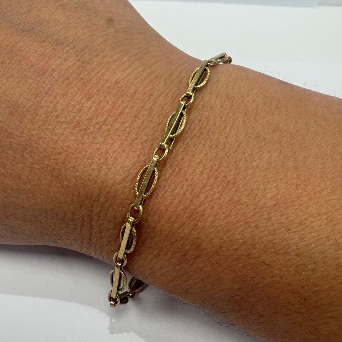 vintage gold bracelet UK, 9ct gold fancy link bracelet, pre-loved gold bracelet, vintage 9ct gold bracelet, second hand gold bracelet, gold bar link bracelet, retro gold bracelet, stacking gold bracelet