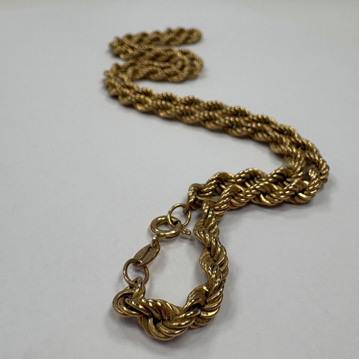 9ct gold rope chain, 20 inch gold rope chain, graduated rope chain UK, pre-loved gold chain, second hand gold rope necklace, men’s gold rope chain, layering gold necklace, 9ct gold necklace