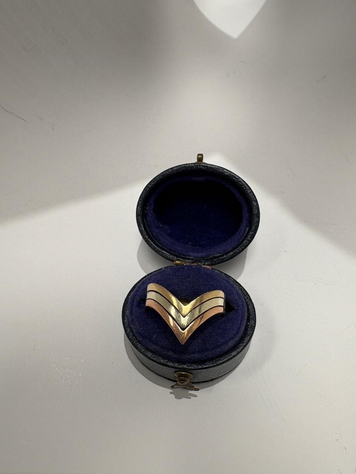 9k three tone gold ring wishbone second hand harrogate fogal and barnes