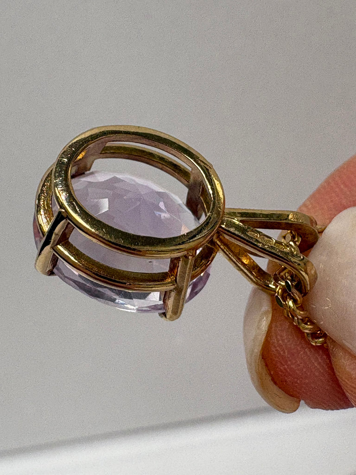amethyst pendant necklace, natural amethyst gold pendant, 14ct gold amethyst pendant, 9ct gold curb chain, February birthstone necklace, pre-loved amethyst necklace UK, oval amethyst pendant Harrogate, amethyst and gold chain necklace