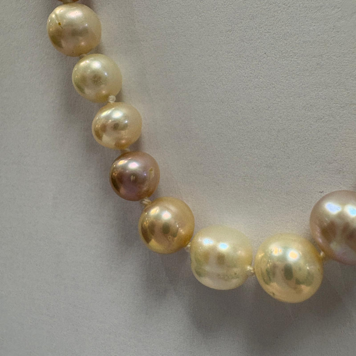 blush pearl necklace, pink pearl necklace UK, freshwater pearl necklace, multi colour pearl necklace, pastel pearl necklace, pearl necklace silver clasp, pre-loved pearl necklace, pearl gift under £100
