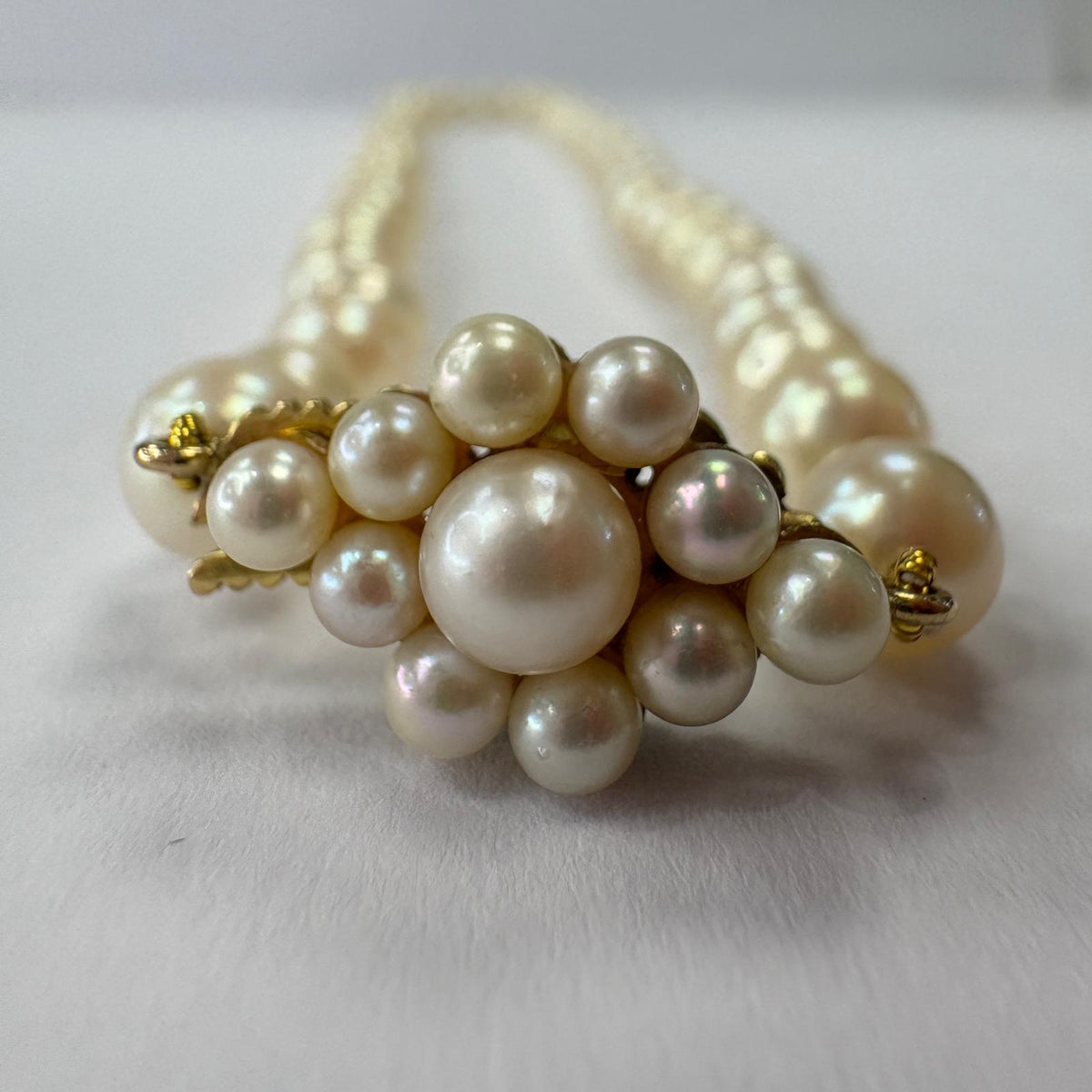 vintage Akoya pearl necklace, Akoya pearls UK, pearl cluster clasp, 9ct gold pearl clasp, collar length pearl necklace, 15 inch pearl necklace, bridal pearl necklace, pre-loved pearl necklace
