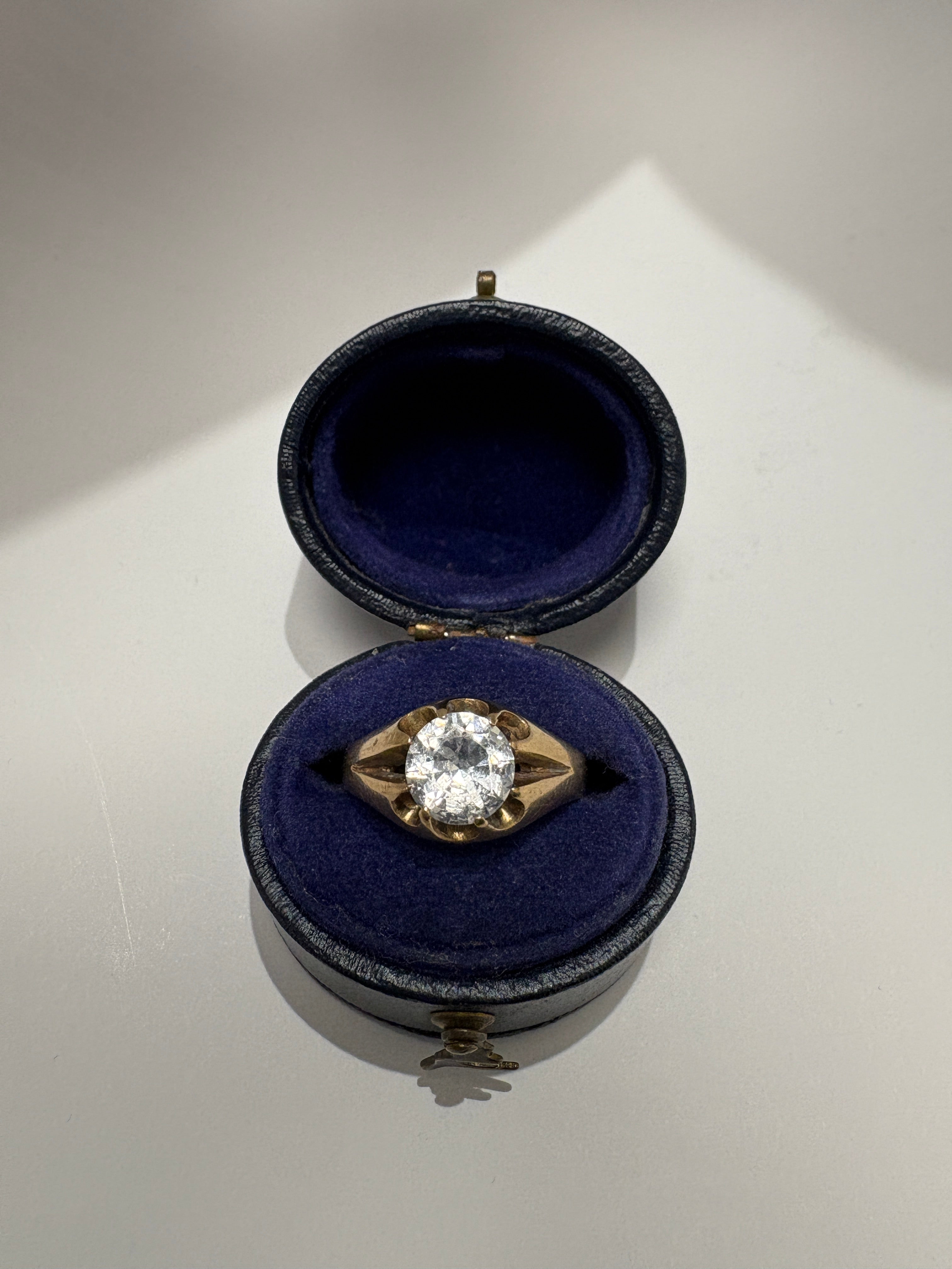 Pre-Loved 9ct Yellow Gold CZ Solitaire Ring – Size L