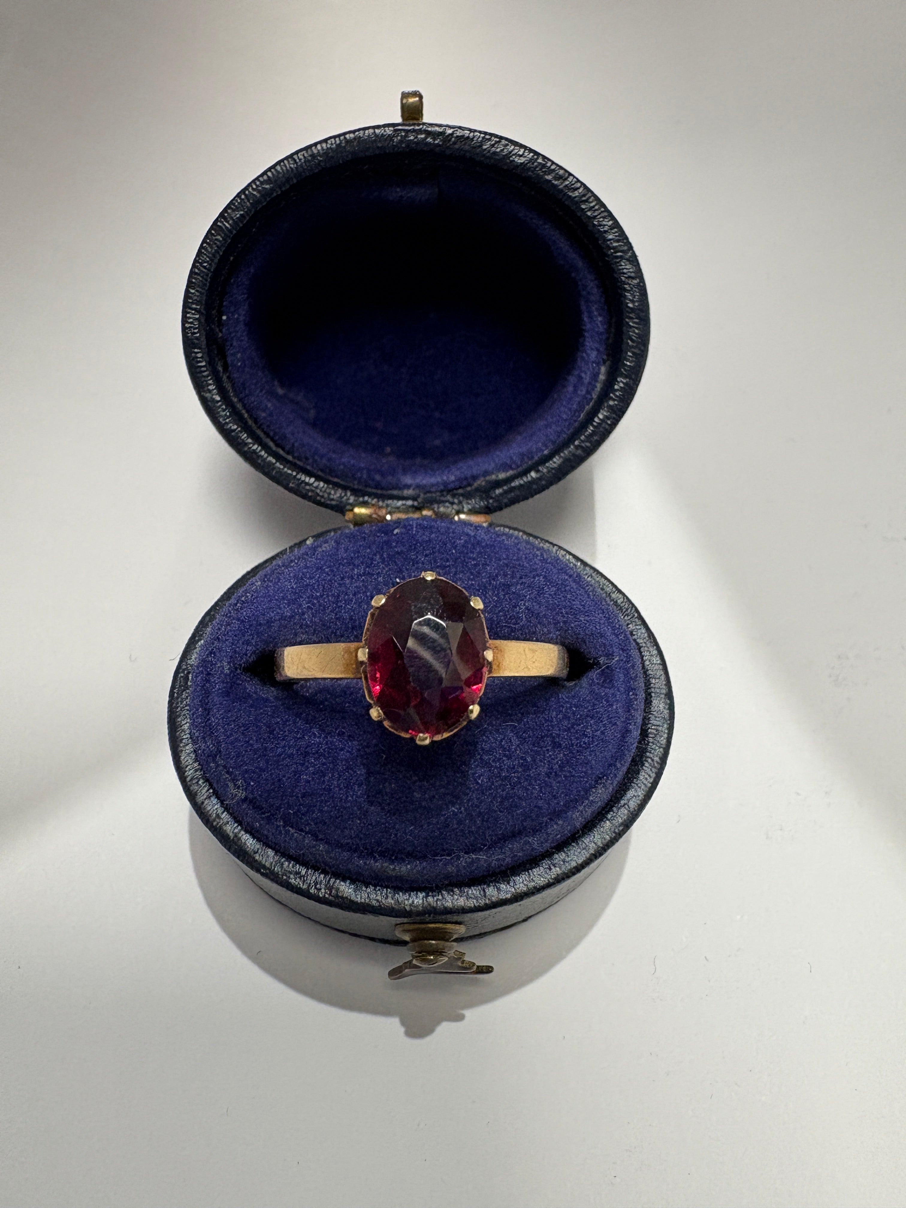Pre-Loved 12ct Tested Gold Red Stone Ring – Size M