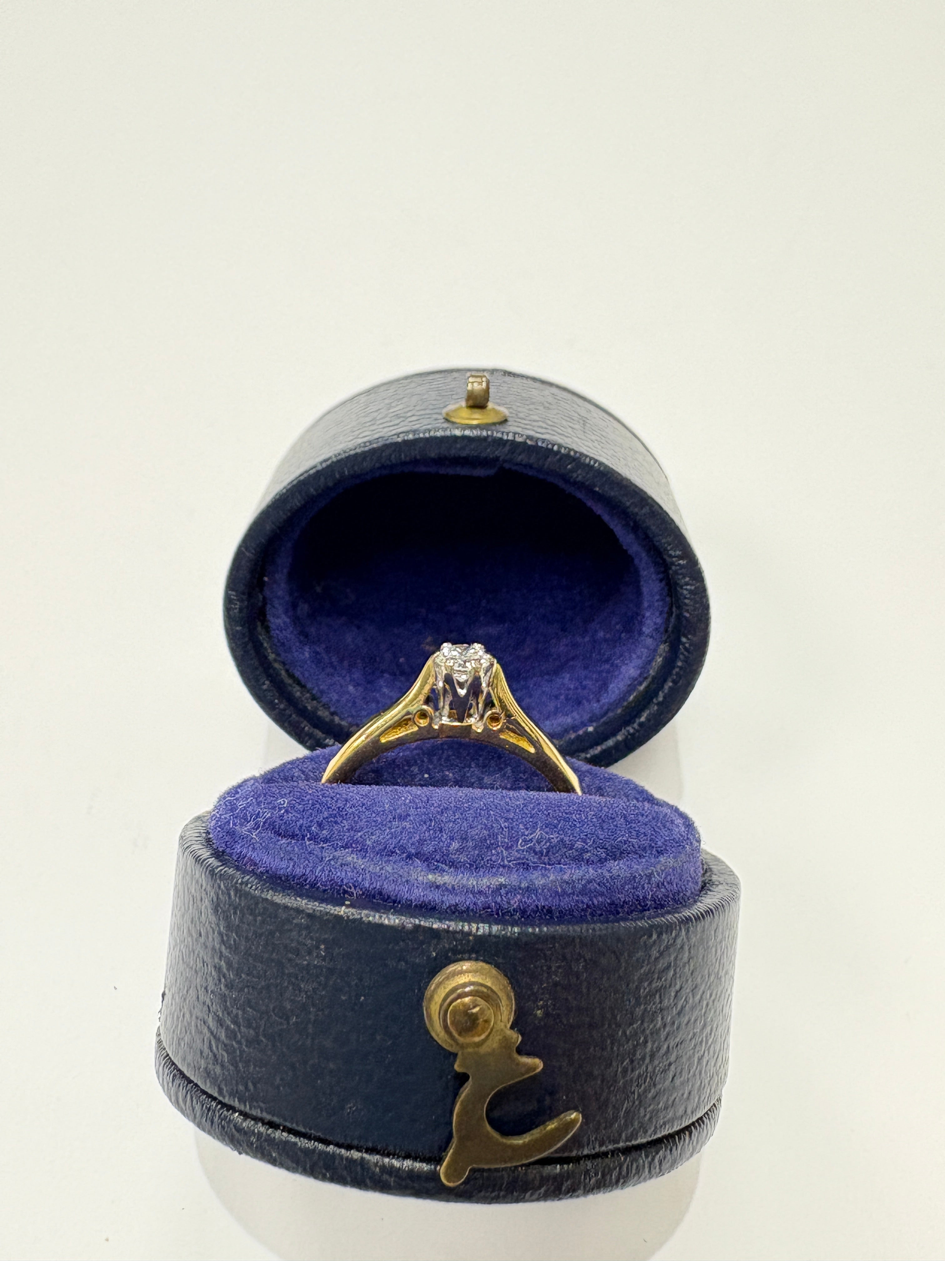 Pre-Loved 18ct Yellow Gold Diamond Solitaire Ring – Size J