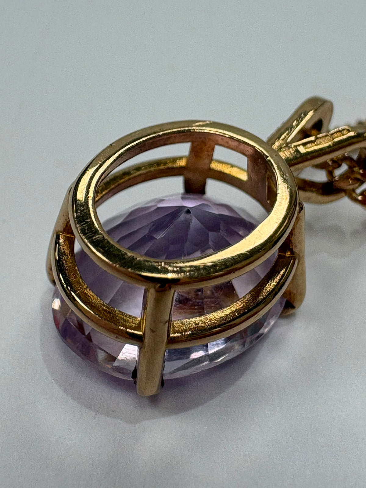 amethyst pendant necklace, natural amethyst gold pendant, 14ct gold amethyst pendant, 9ct gold curb chain, February birthstone necklace, pre-loved amethyst necklace UK, oval amethyst pendant Harrogate, amethyst and gold chain necklace