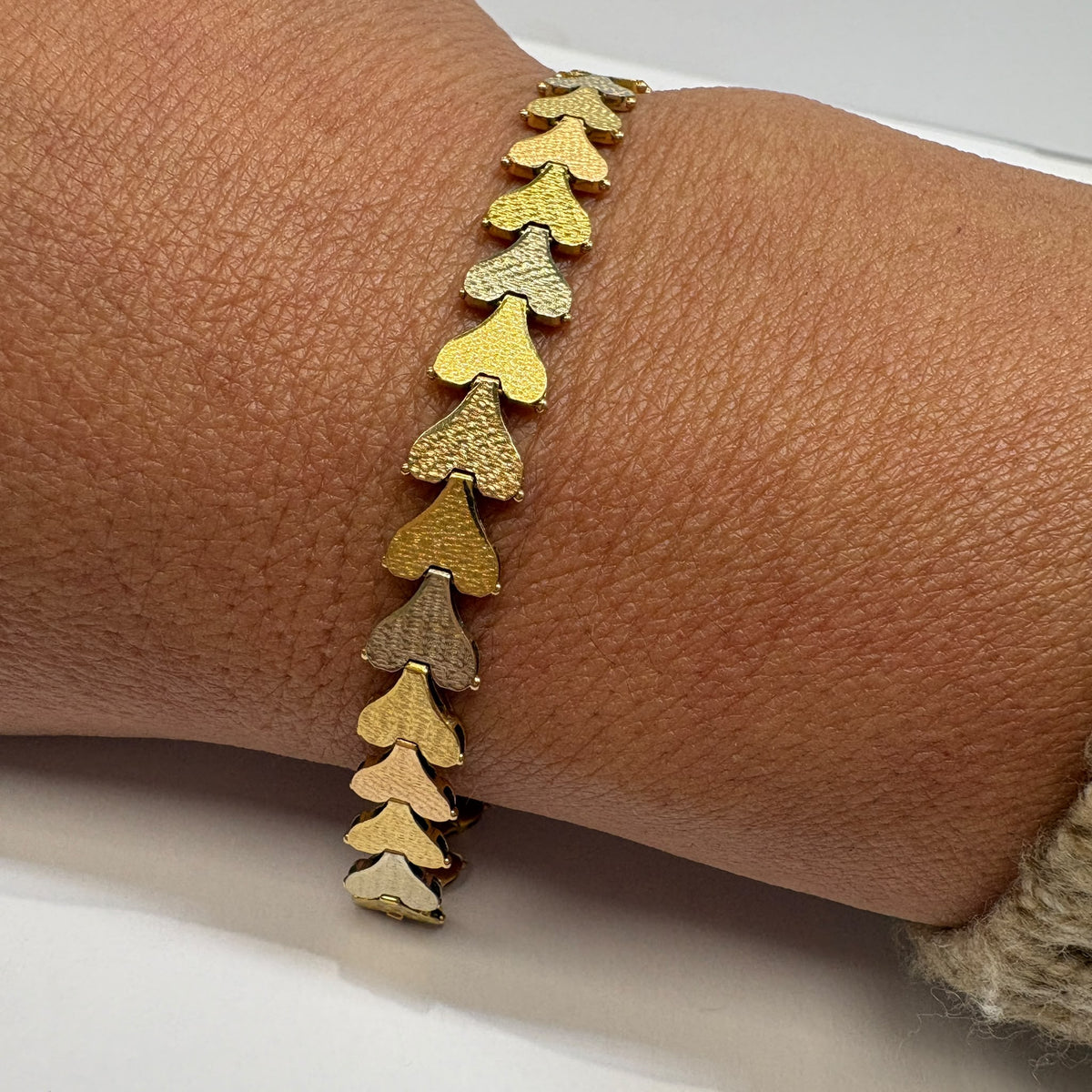 18ct gold heart bracelet, tri-colour gold bracelet, heart link bracelet UK, pre-loved 18ct gold bracelet, anniversary bracelet gold, rose gold heart bracelet, three colour gold bracelet, second hand gold bracelet