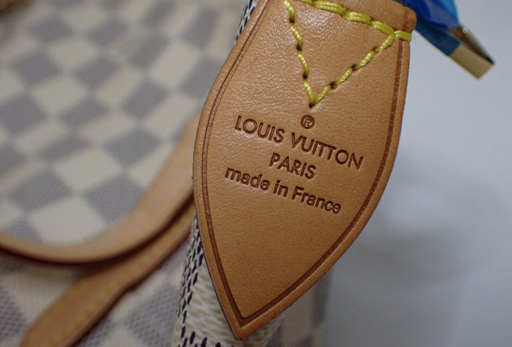 Louis Vuitton Totally MM, Damier Azur tote, pre-loved Louis Vuitton UK, second hand Louis Vuitton bag, LV Totally MM Damier Azur, Louis Vuitton tote bag, preowned designer handbag UK, discontinued Louis Vuitton bag