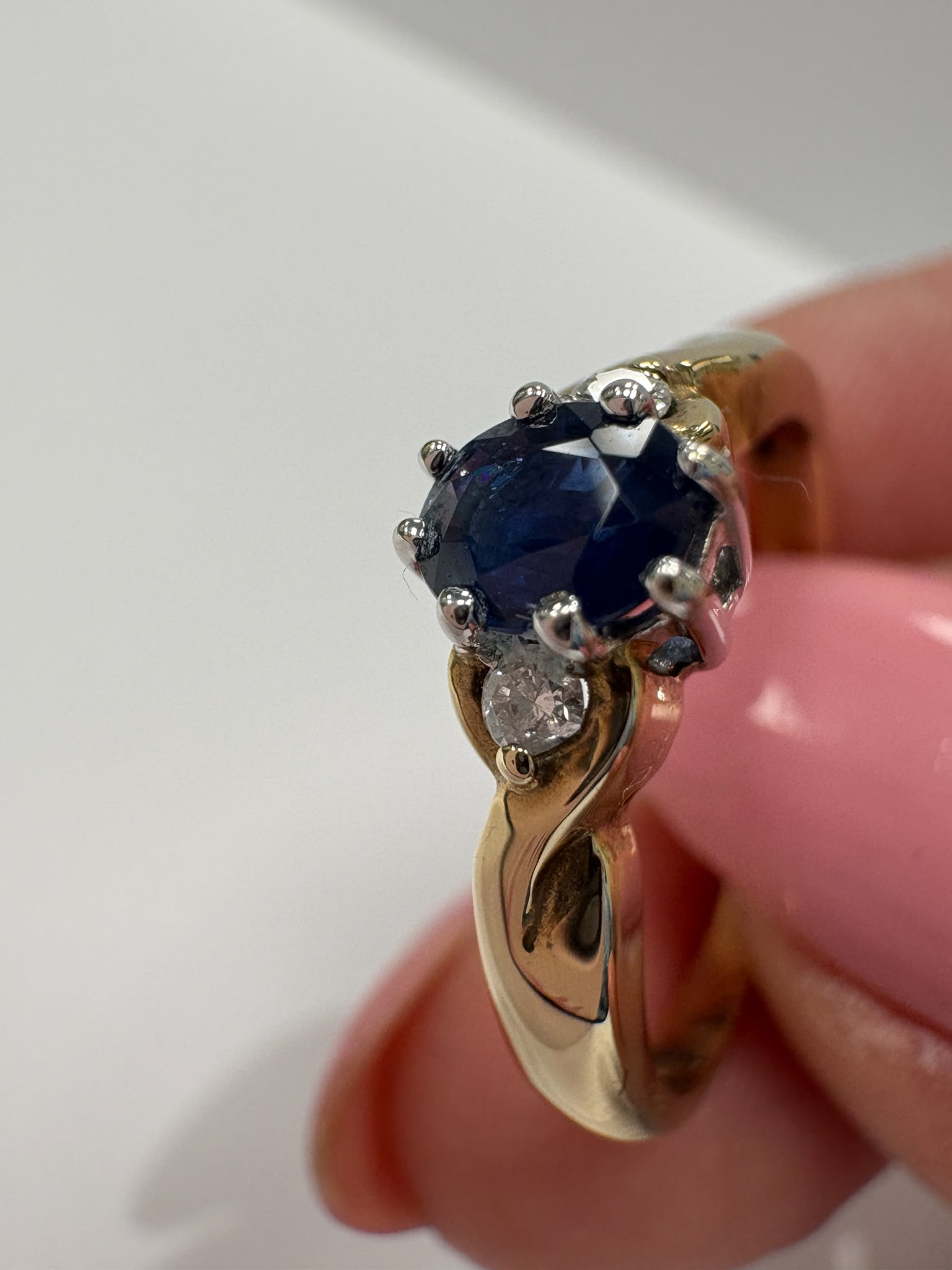 two tone sapphire ring, second hand sapphire ring UK, pre-loved sapphire ring, vintage sapphire ring, 9ct gold sapphire ring, sapphire three stone ring, blue sapphire ring second hand, second hand jewellery Harrogate, second hand jewellery Leeds, second hand jewellery York, second hand jewellery Yorkshire, pre-owned sapphire ring UK, antique style sapphire ring, September birthstone ring, buy second hand sapphire ring, sapphire ring size L half, sapphire ring near me, fine jeweller