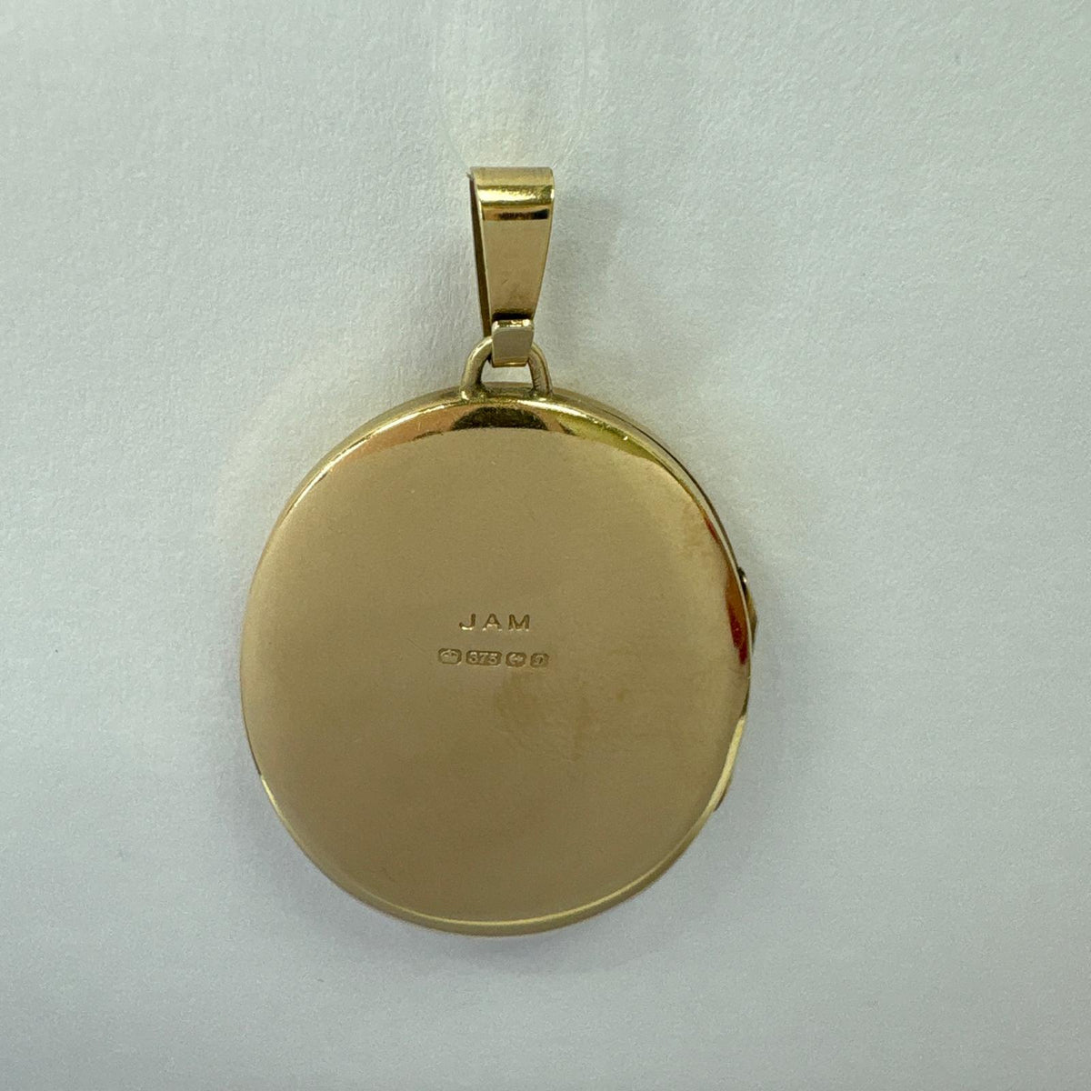 9ct gold locket, oval gold locket UK, engraved gold locket, photo locket gold, pre-loved gold locket, locket for mum, christening gift locket, second hand gold locket