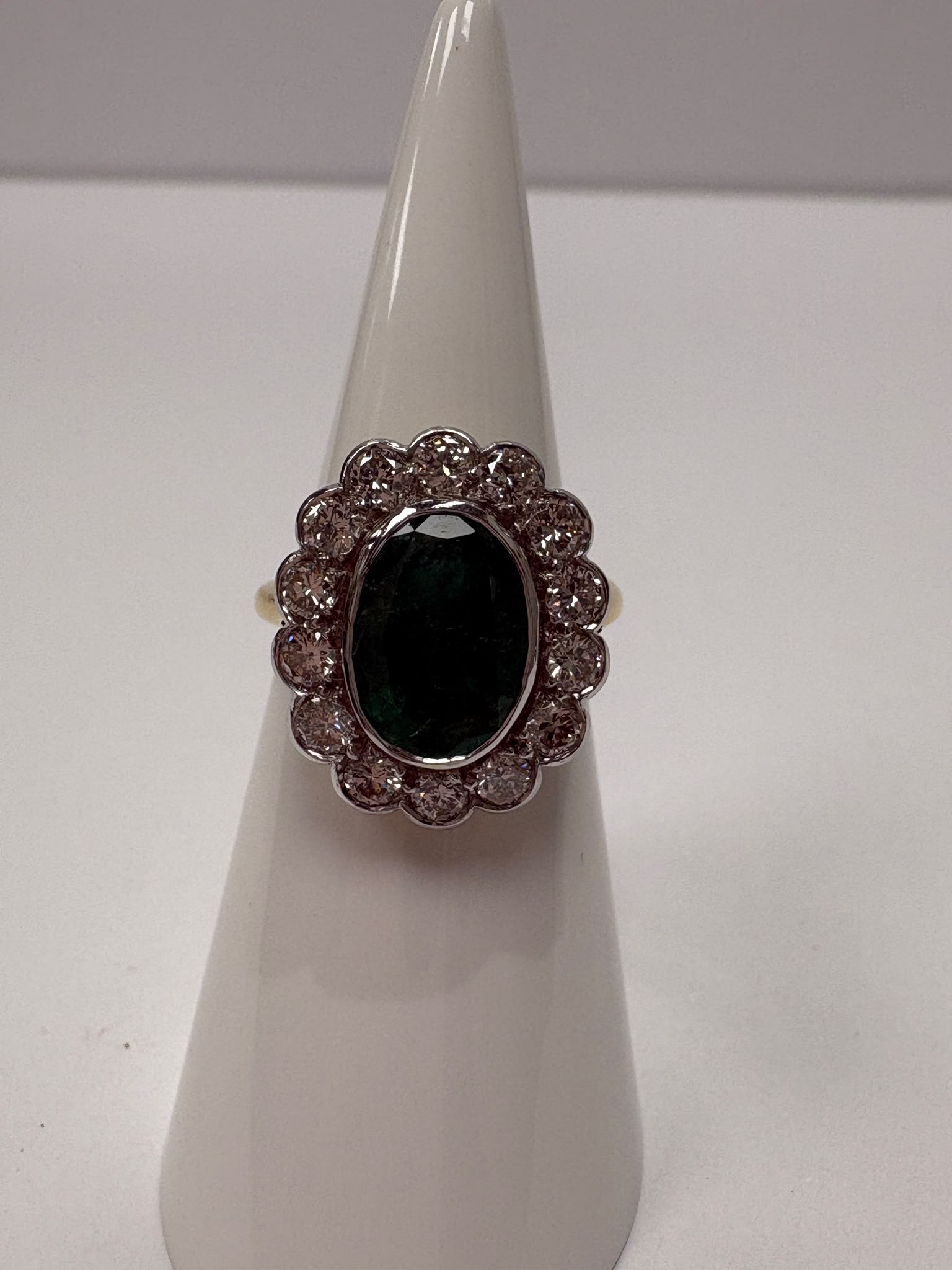 emerald diamond cluster ring, large emerald ring 18ct gold, pre-loved emerald ring Harrogate, vintage style emerald ring Yorkshire, second hand emerald jewellery Leeds York