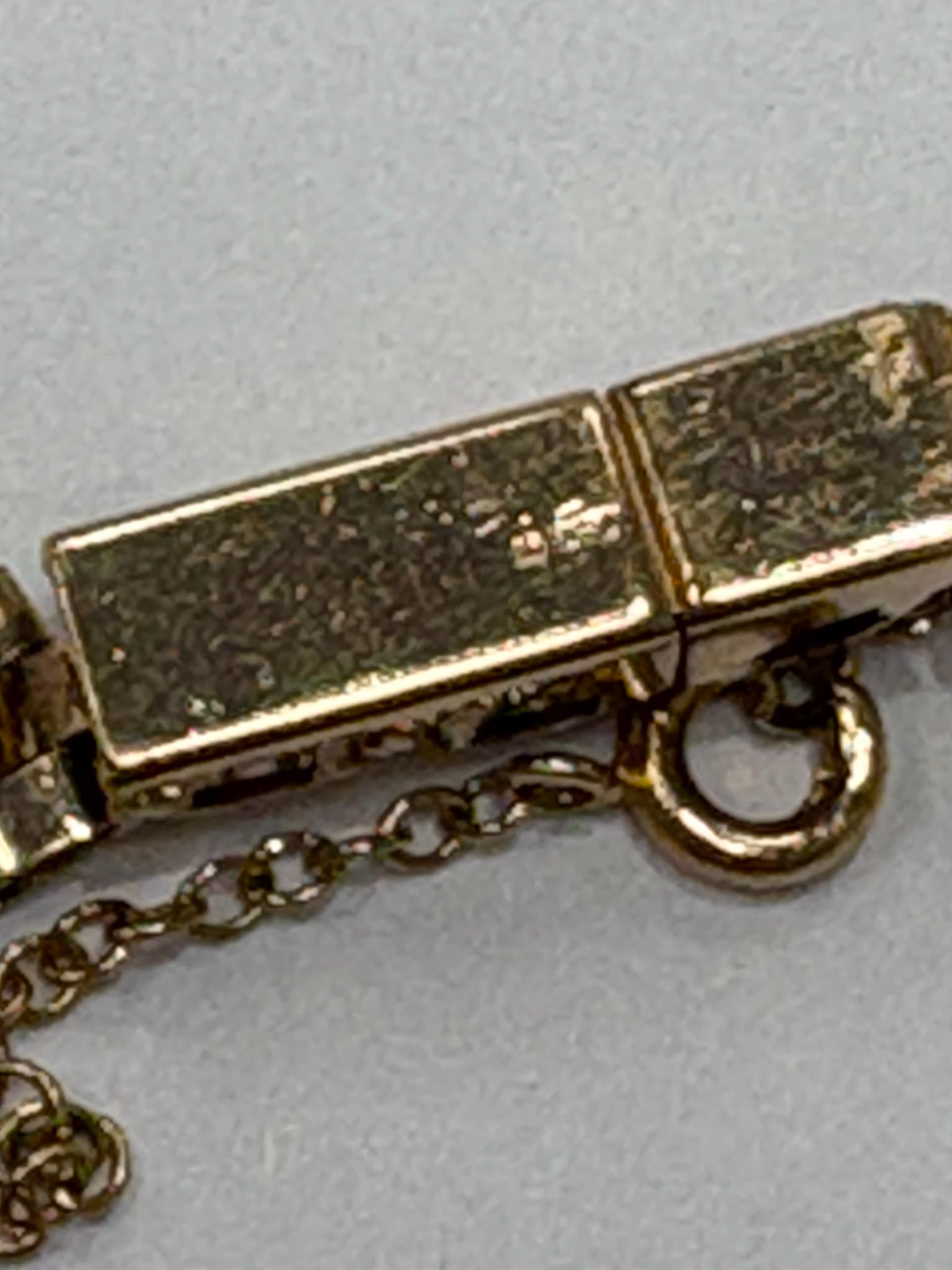 Vintage 1970s 9ct yellow gold graduating fringe necklace with alternating textured and polished cylindrical bars on a brick link chain with safety clasp, 20.50g, shown on white background, available at Fogal & Barnes Harrogate