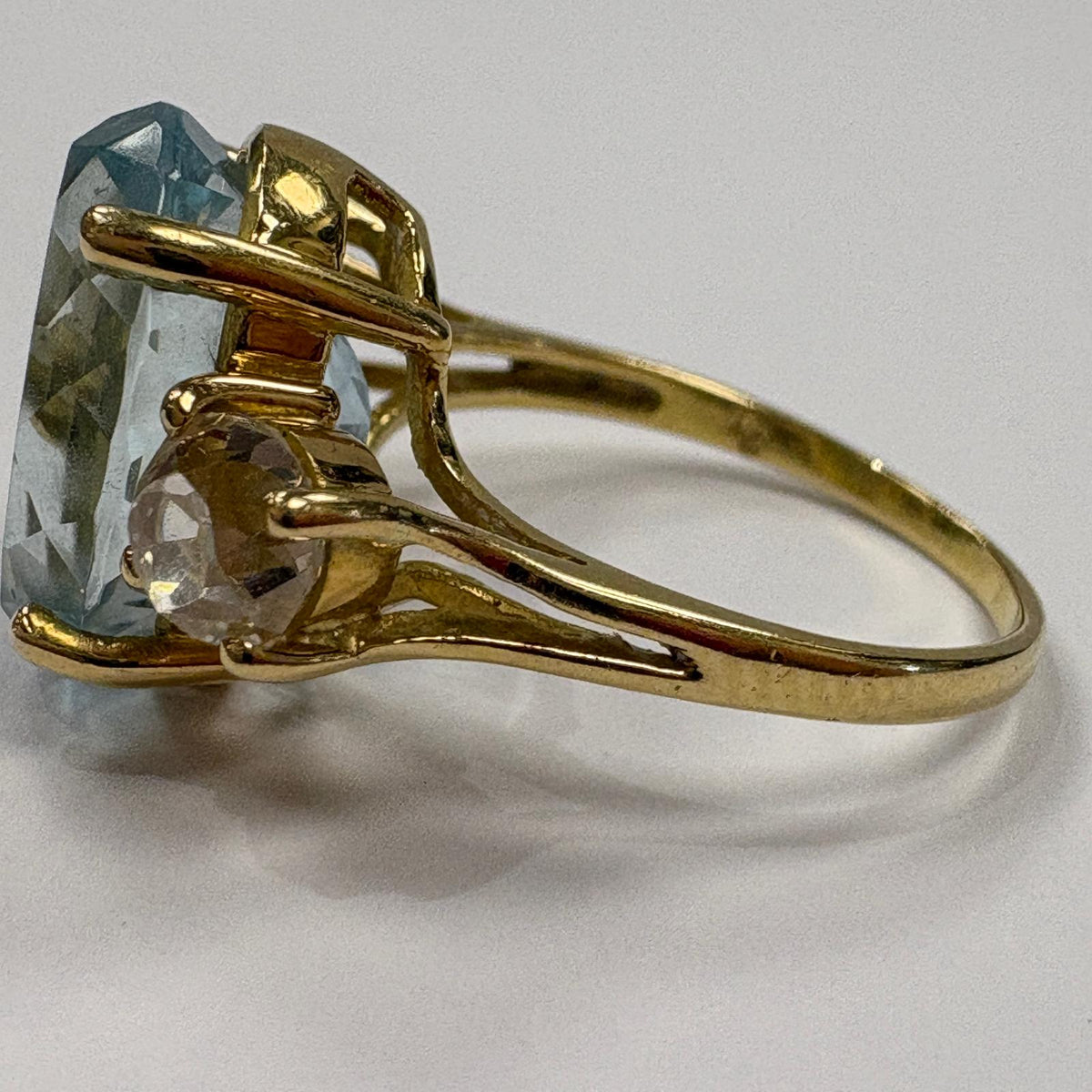 Pre-Loved Antique 18ct Yellow Gold 5ct Aquamarine and Old Mine Cut Diamond Three Stone Ring - Fogal & Barnes
