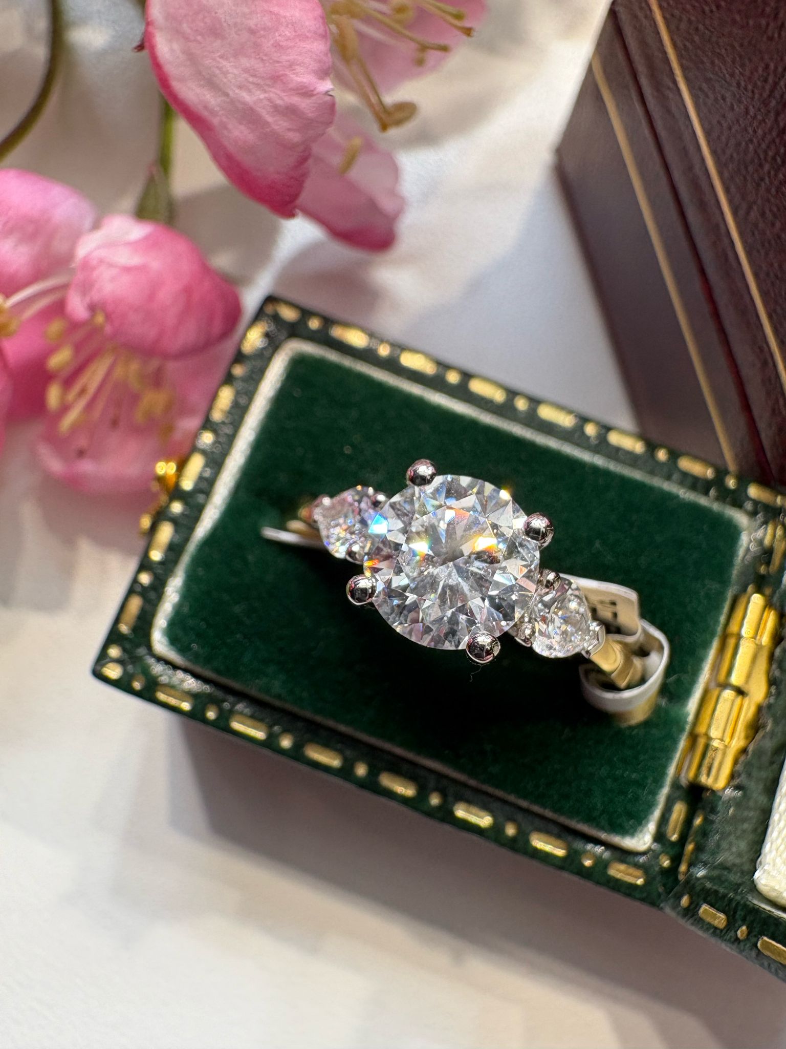custom made engagement rings in Harrogate, jewellers, Round Brilliant three stone diamond ring