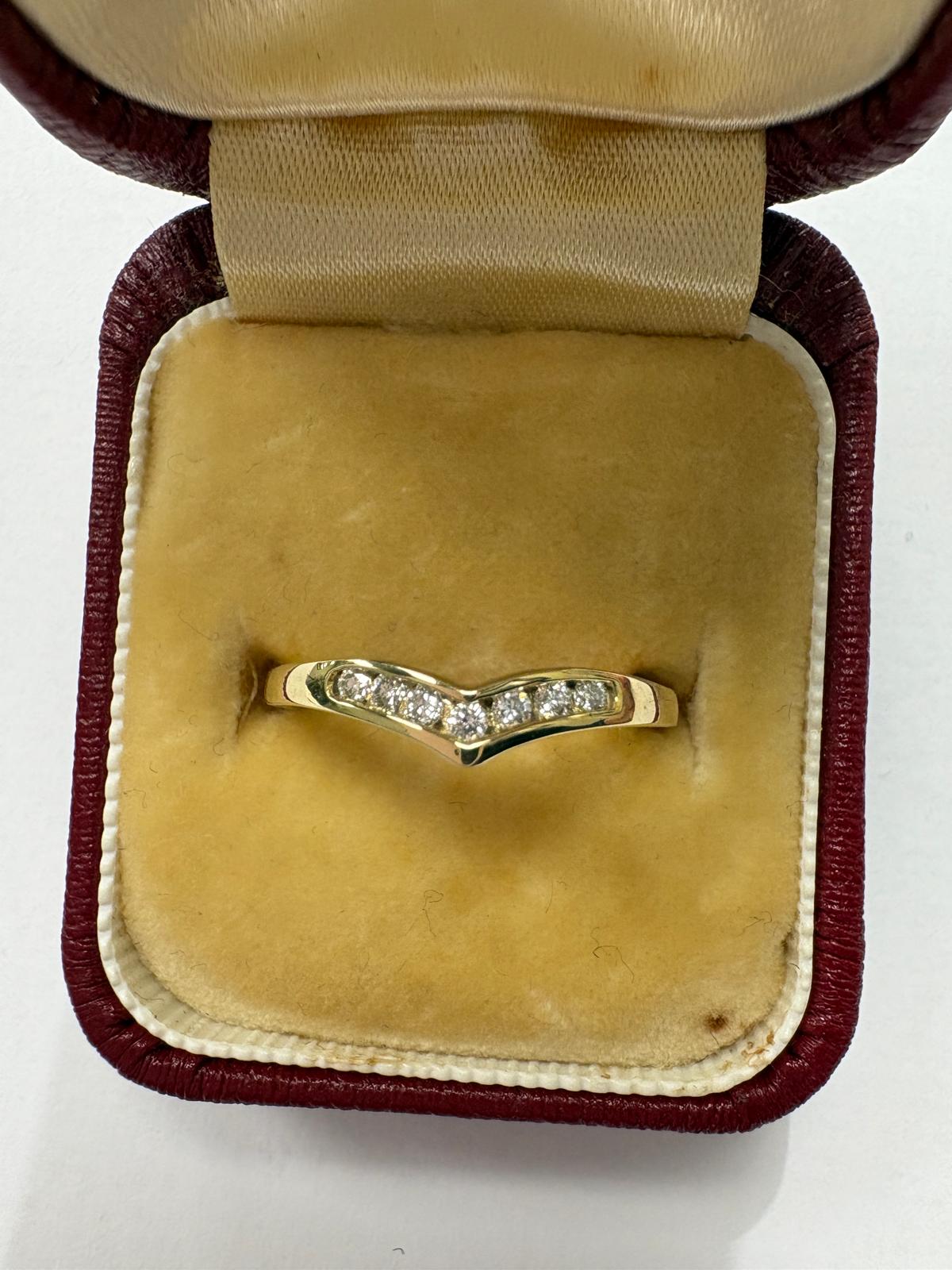 Pre-Loved Vintage 9ct Gold Diamond Wishbone Ring 0.11ct Size N