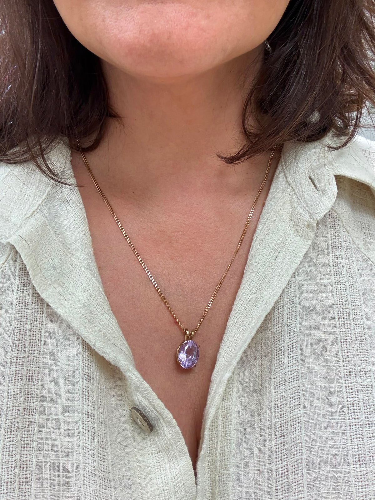 amethyst pendant necklace, natural amethyst gold pendant, 14ct gold amethyst pendant, 9ct gold curb chain, February birthstone necklace, pre-loved amethyst necklace UK, oval amethyst pendant Harrogate, amethyst and gold chain necklace