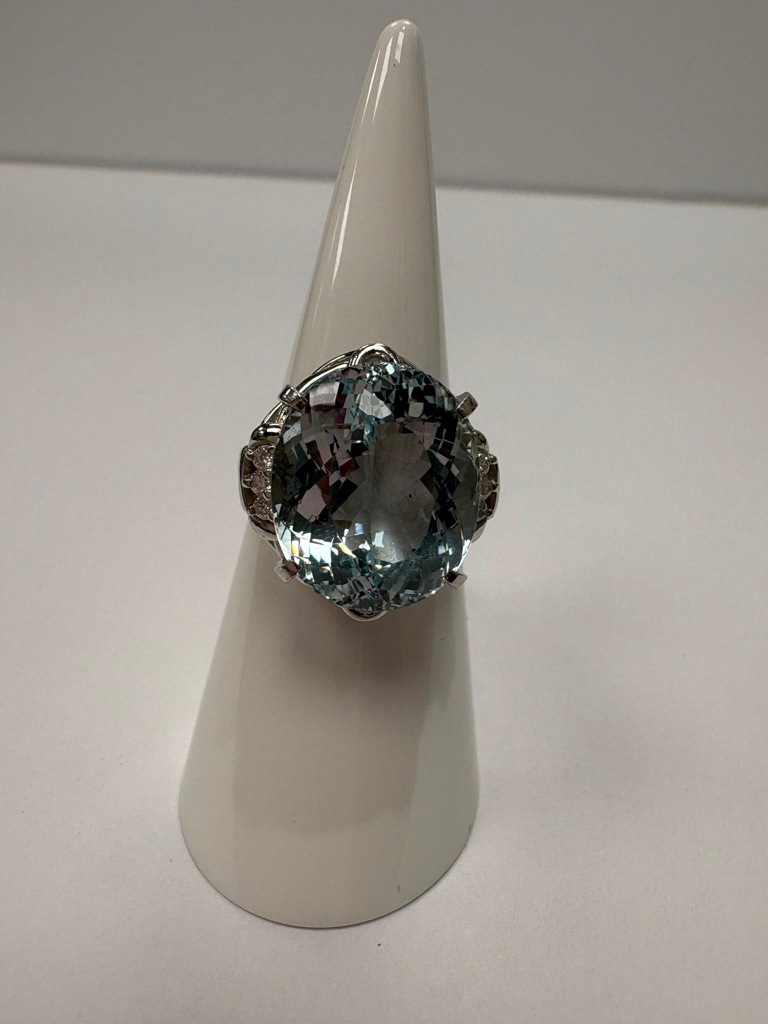 aquamarine cocktail ring, large aquamarine ring platinum, pre-loved statement ring Harrogate, aquamarine diamond ring Yorkshire, second hand platinum ring Leeds York