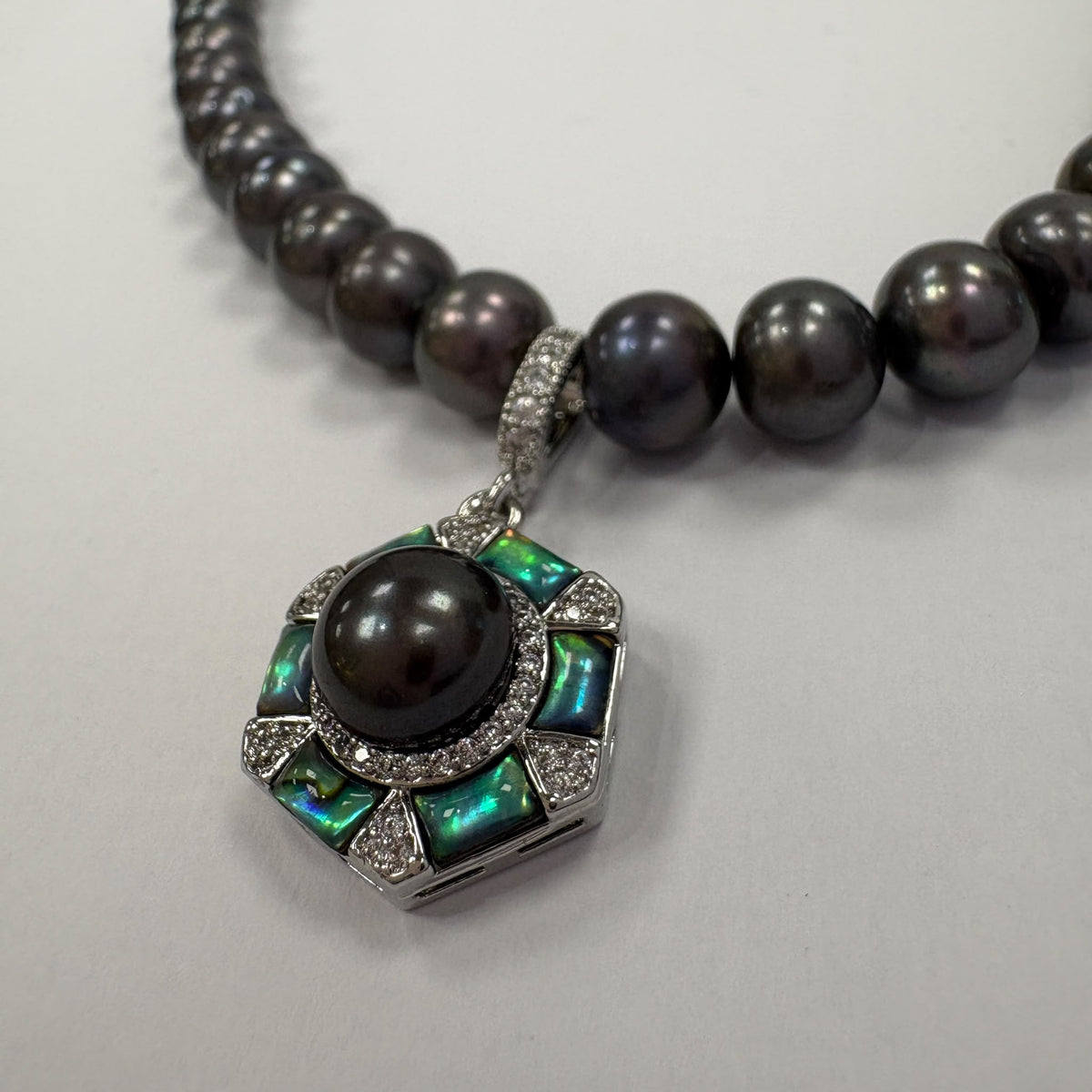grey pearl necklace, black pearl necklace UK, freshwater pearl pendant necklace, abalone pendant silver, paua shell pendant, Art Deco style pendant, sterling silver pearl necklace, pre-loved pearl necklace