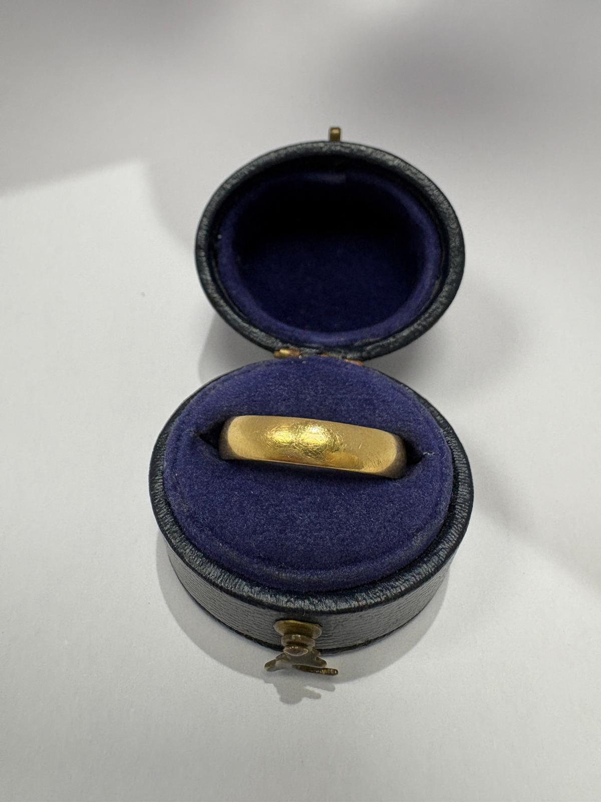 Pre-loved 18ct yellow gold wide plain court wedding band, hallmarked 750, size J