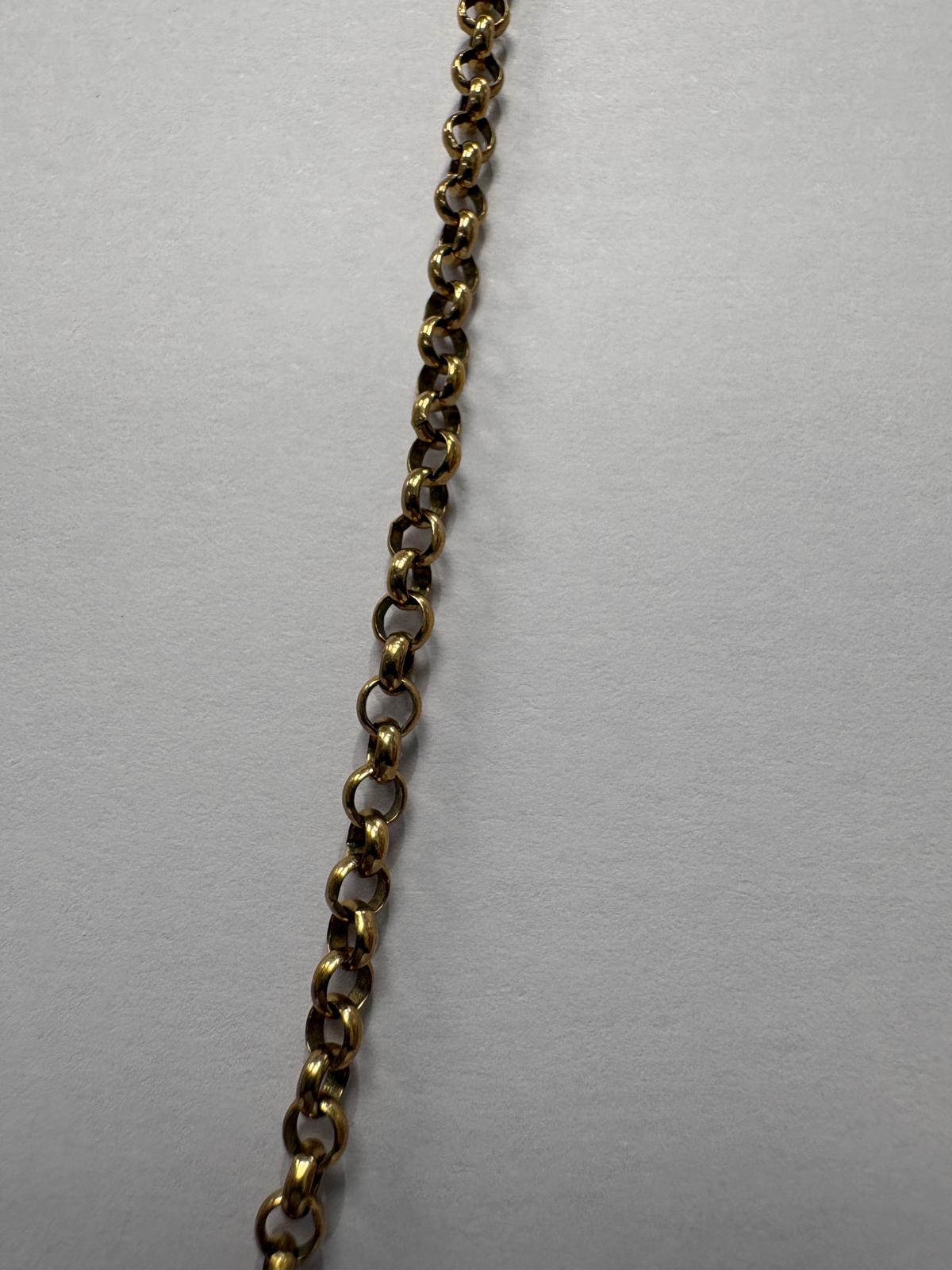 Close-up detail of pre-loved vintage 9ct yellow gold round belcher chain links