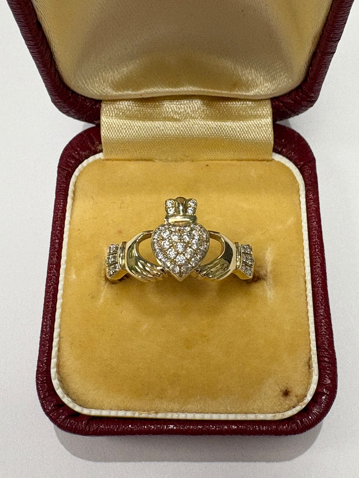 pre-loved claddagh ring, second hand diamond claddagh ring, 9ct gold claddagh ring, Irish claddagh ring diamond, pre-owned claddagh ring UK