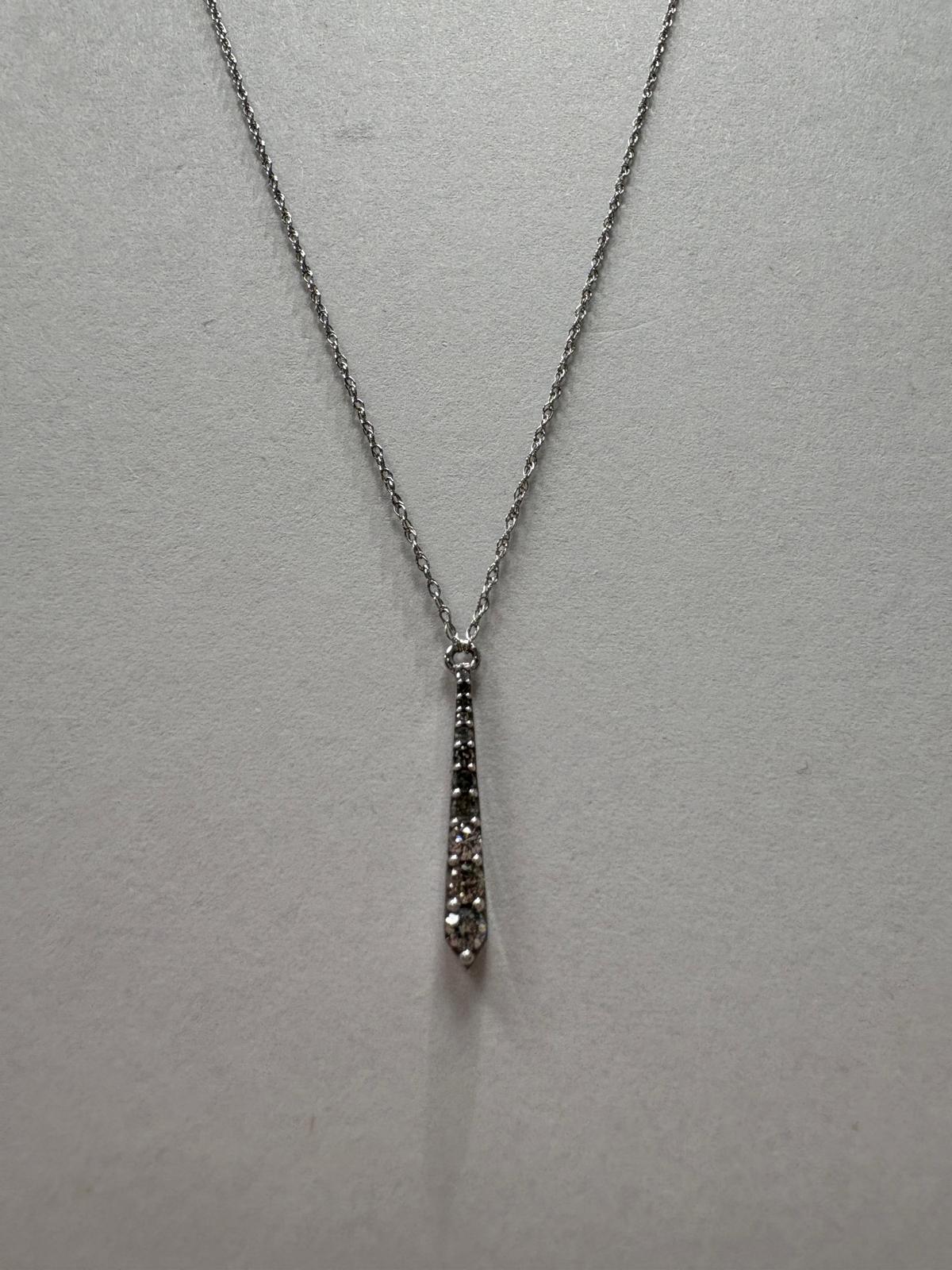 pre-loved diamond pendant, second hand white gold necklace, diamond drop pendant, pre-owned gold necklace UK, 9ct white gold pendant
