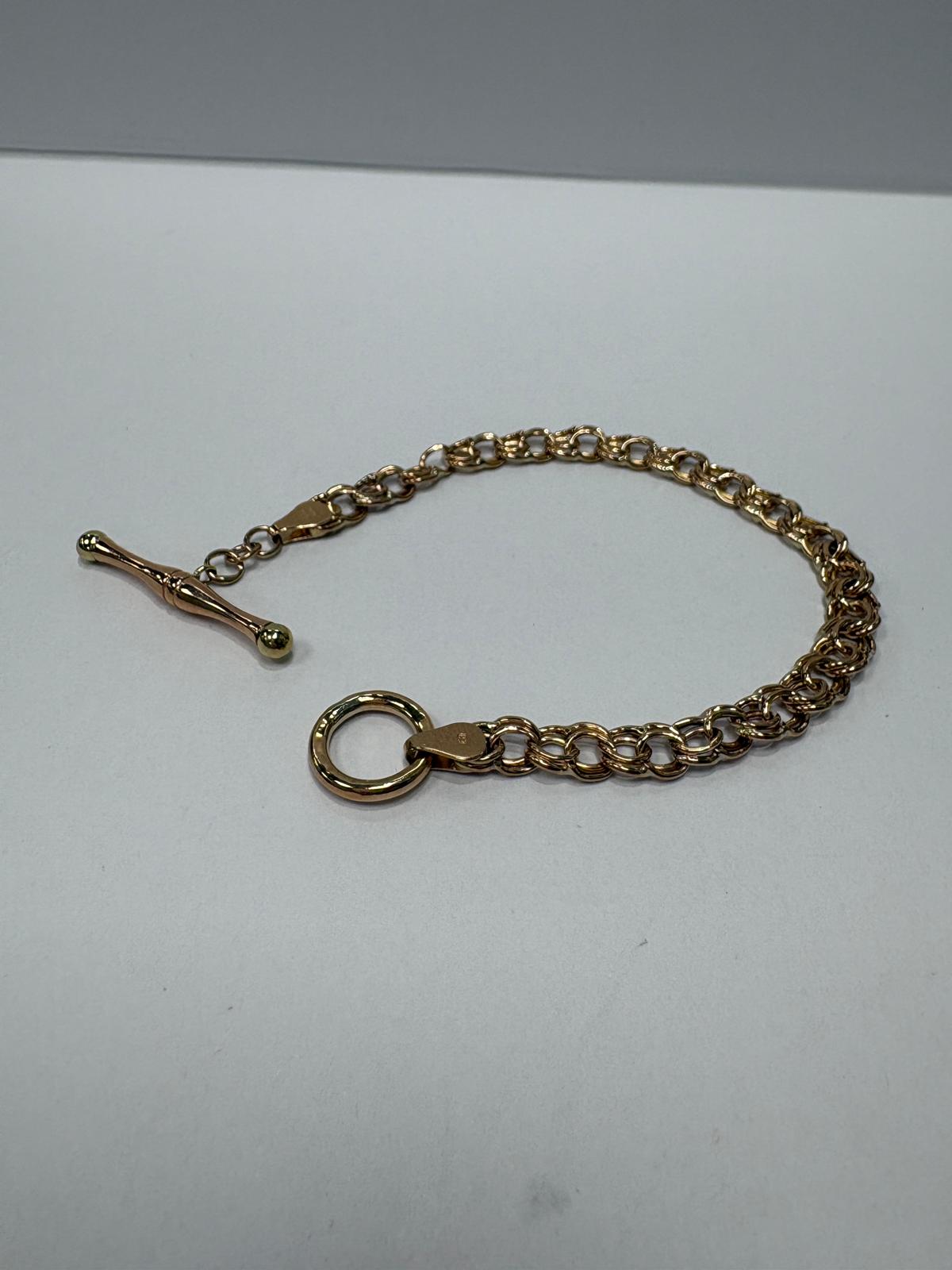 pre-loved gold bracelet, vintage T-bar bracelet, second hand 9ct gold bracelet UK, double curb link bracelet, pre-owned gold jewellery, Italian gold bracelet, vintage bracelet for sale UK, second hand fine jewellery UK, statement chain bracelet