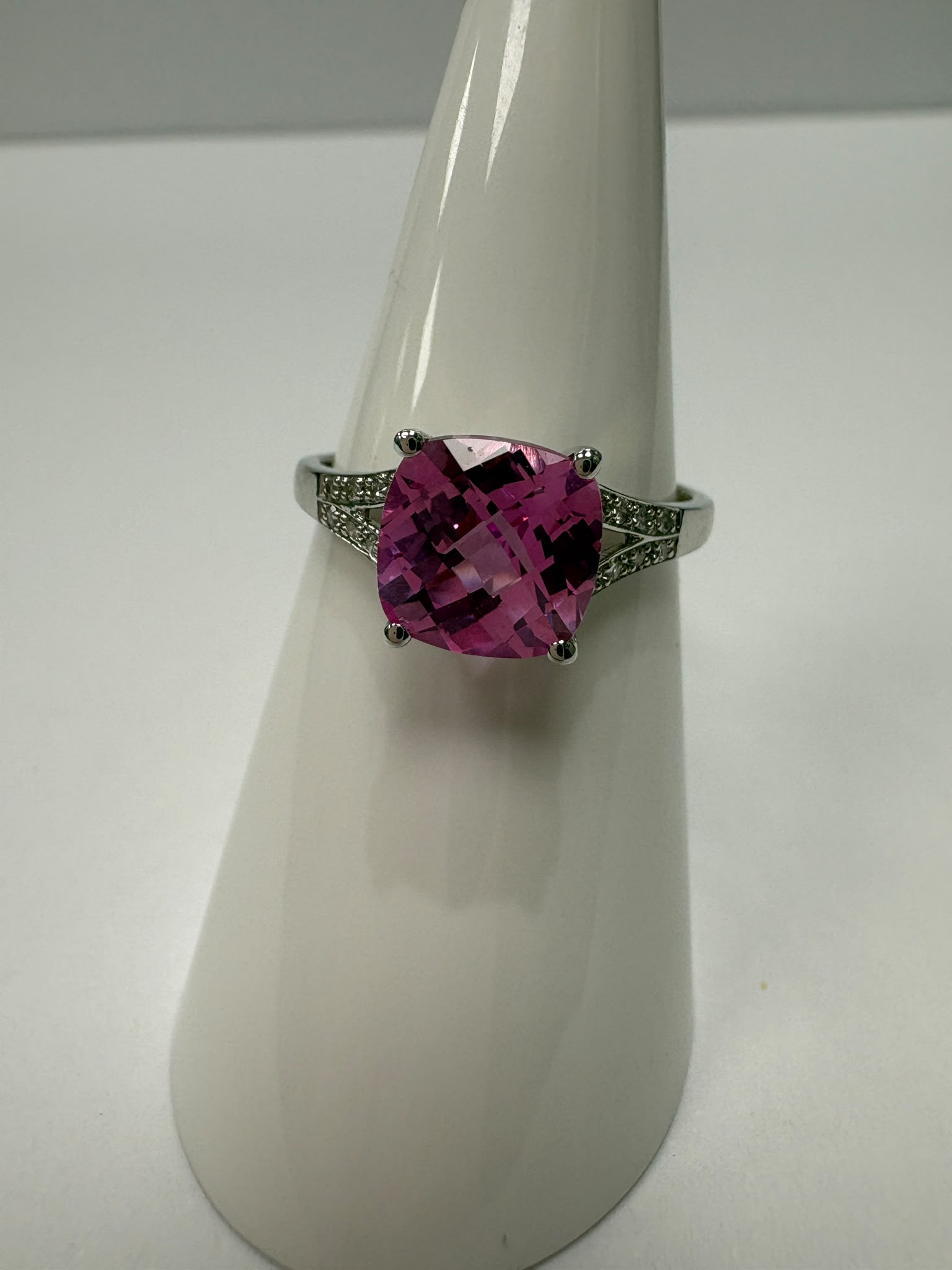 pre-loved pink topaz ring, vintage cocktail ring, second hand 9ct white gold ring UK, pink gemstone ring, pre-owned statement ring, cushion cut pink topaz, vintage ring for sale UK, second hand fine jewellery UK, split shoulder diamond ring