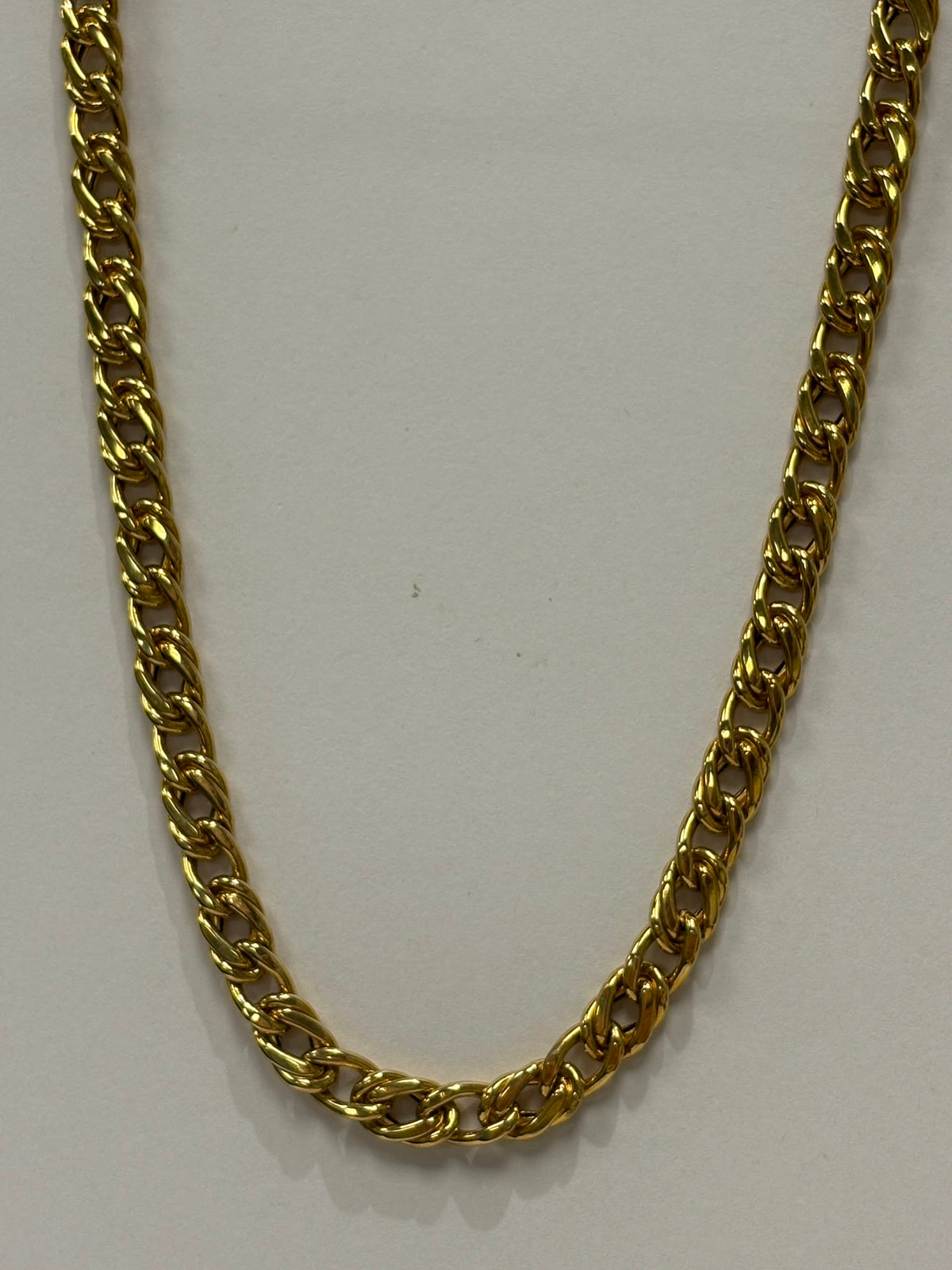18ct gold curb chain, double curb link necklace, statement gold chain, heavy 18ct gold necklace, pre-loved gold chain UK, second hand 18ct gold chain Harrogate, 18 inch gold necklace, vintage gold curb chain