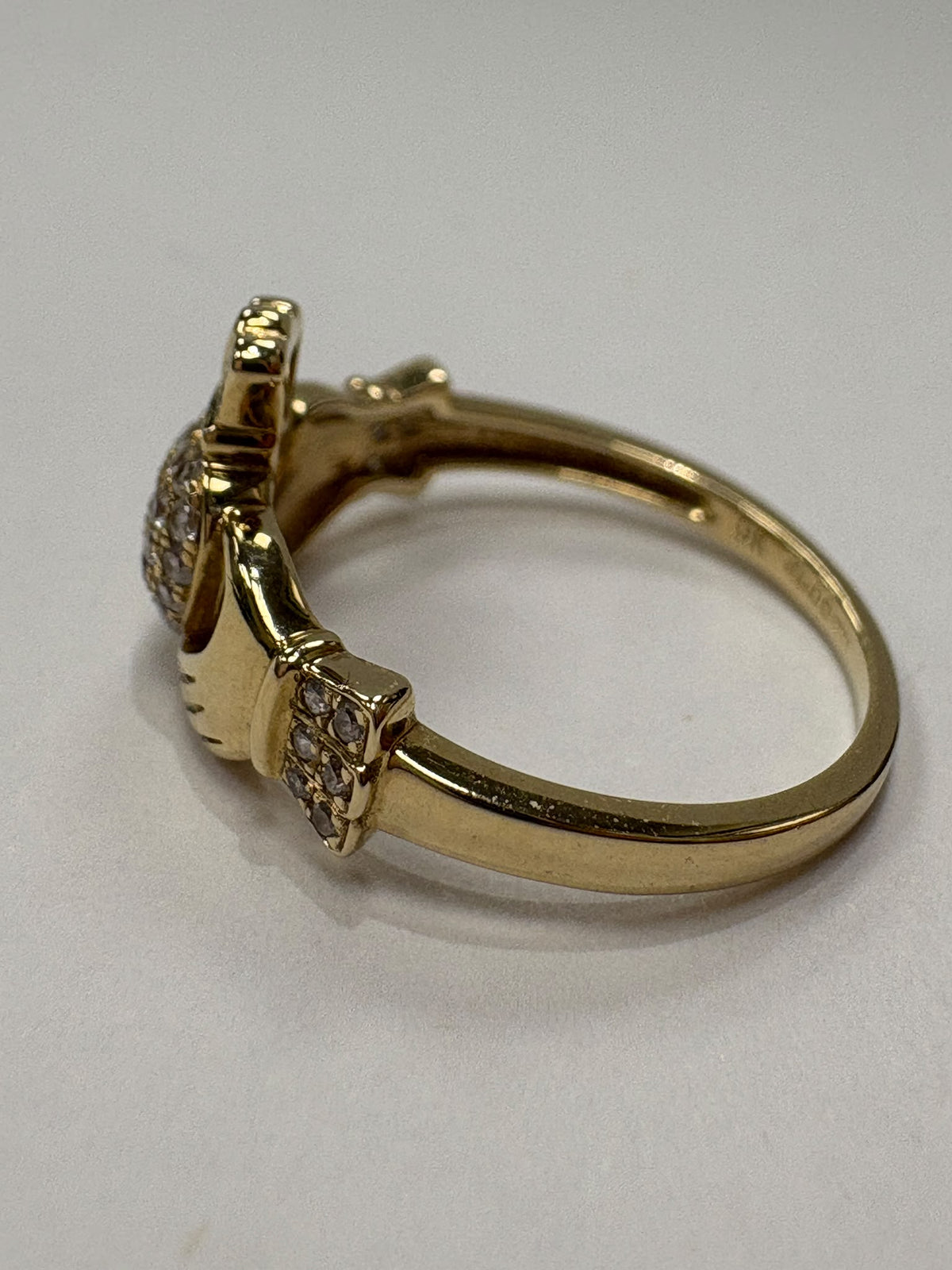 pre-loved claddagh ring, second hand diamond claddagh ring, 9ct gold claddagh ring, Irish claddagh ring diamond, pre-owned claddagh ring UK