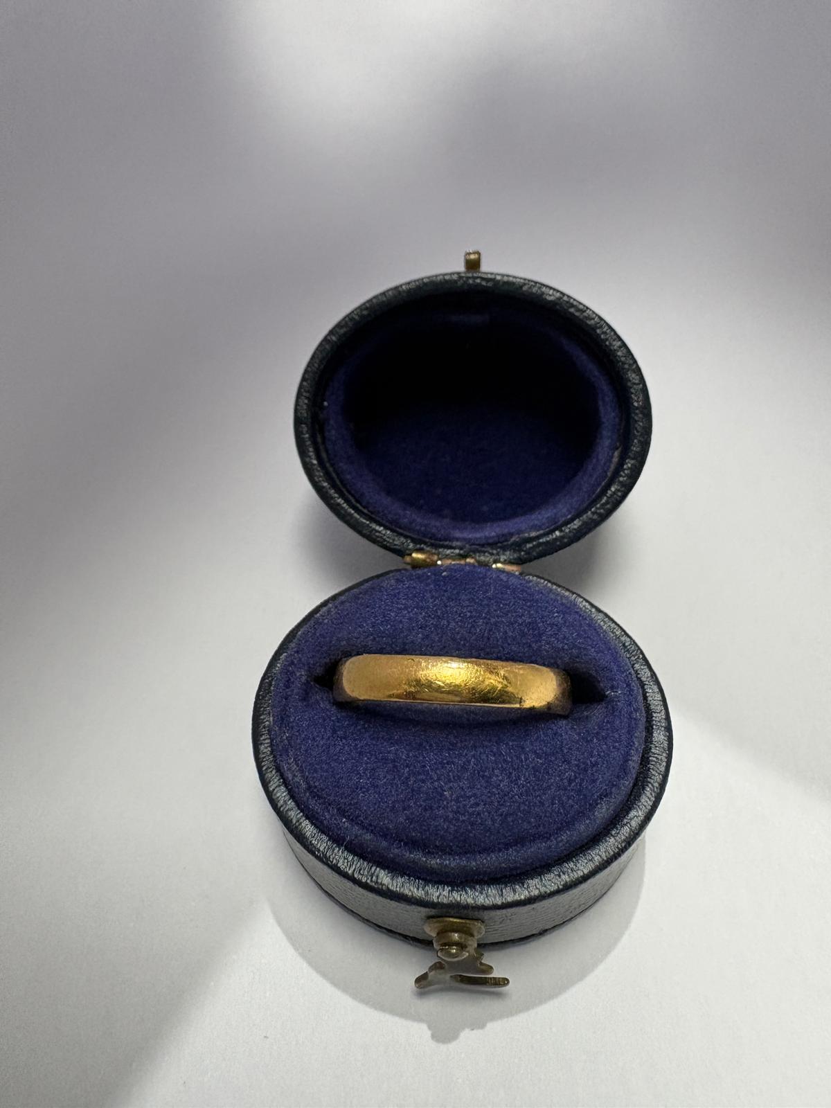 Vintage 22ct yellow gold plain court wedding band, Birmingham hallmarked 1974, size N