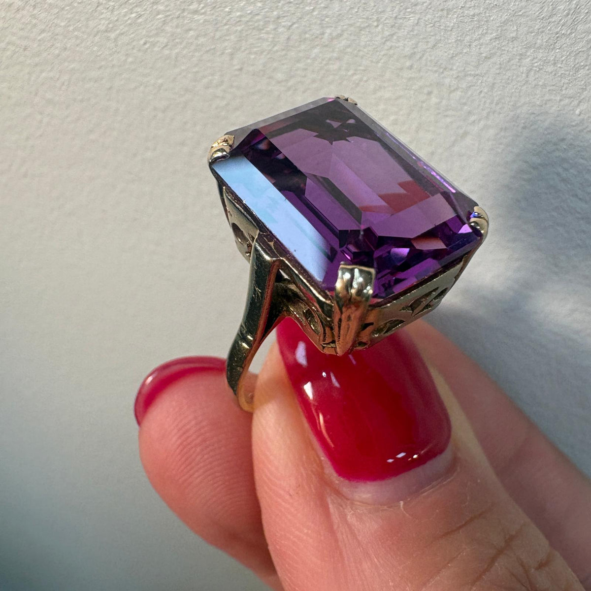 vintage amethyst ring, emerald cut amethyst ring, large amethyst ring UK, 9ct gold amethyst ring, amethyst cocktail ring, February birthstone ring, vintage cocktail ring UK, pre-loved amethyst ring
