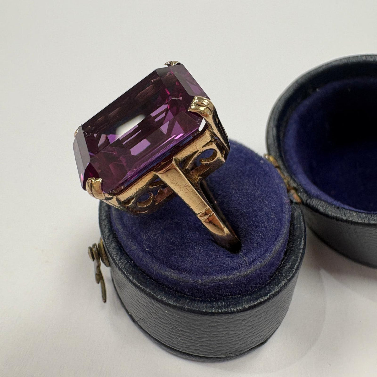 vintage amethyst ring, emerald cut amethyst ring, large amethyst ring UK, 9ct gold amethyst ring, amethyst cocktail ring, February birthstone ring, vintage cocktail ring UK, pre-loved amethyst ring