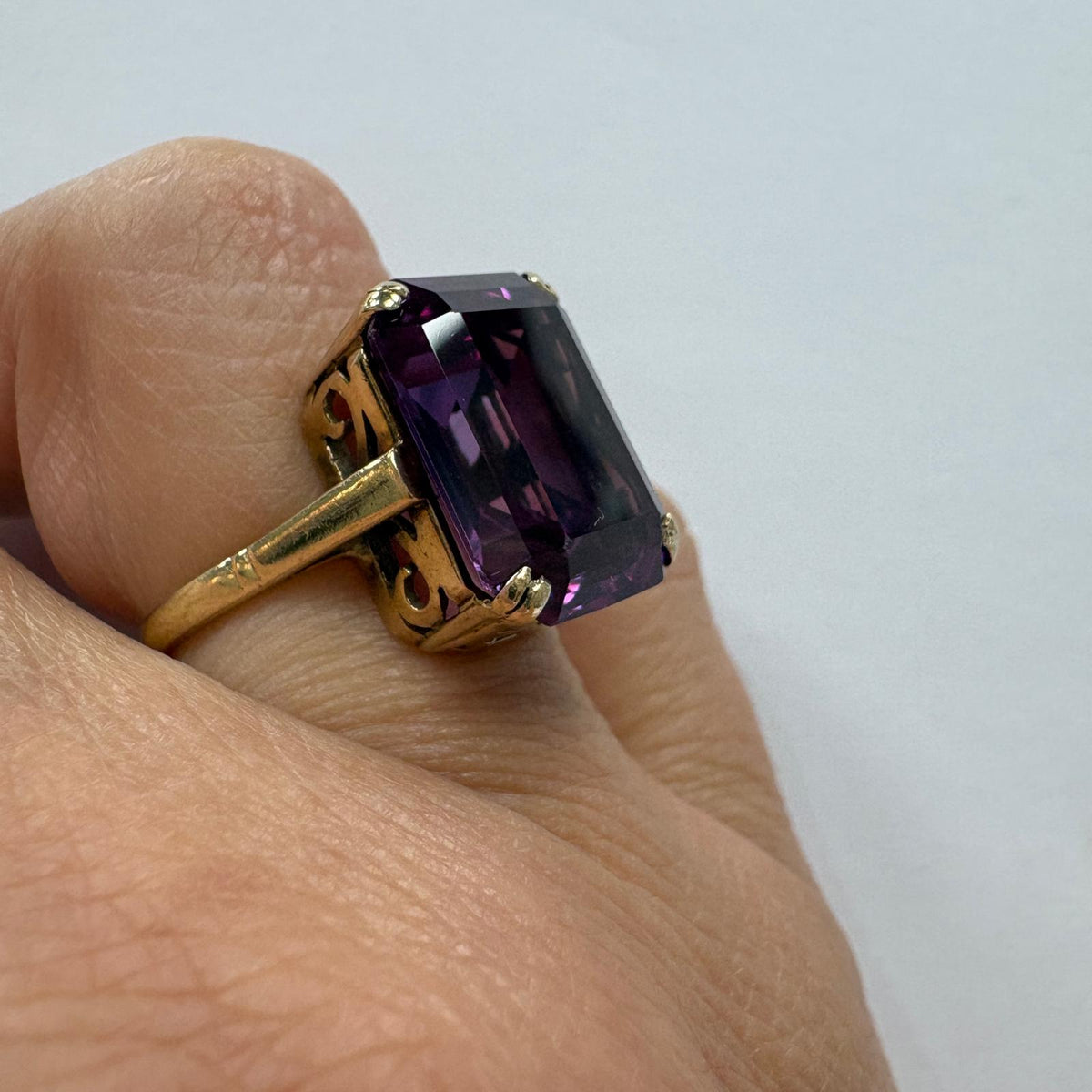 vintage amethyst ring, emerald cut amethyst ring, large amethyst ring UK, 9ct gold amethyst ring, amethyst cocktail ring, February birthstone ring, vintage cocktail ring UK, pre-loved amethyst ring