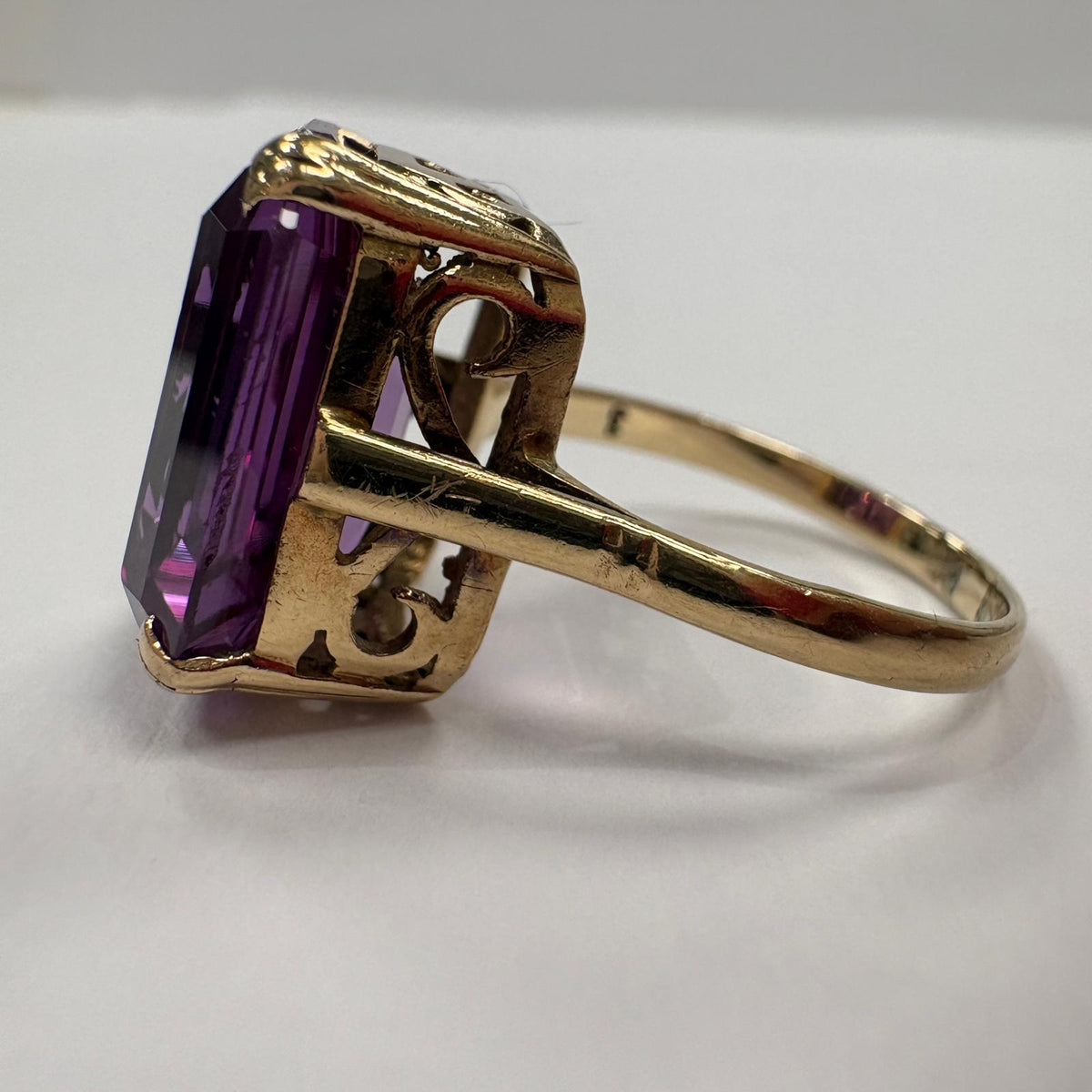vintage amethyst ring, emerald cut amethyst ring, large amethyst ring UK, 9ct gold amethyst ring, amethyst cocktail ring, February birthstone ring, vintage cocktail ring UK, pre-loved amethyst ring