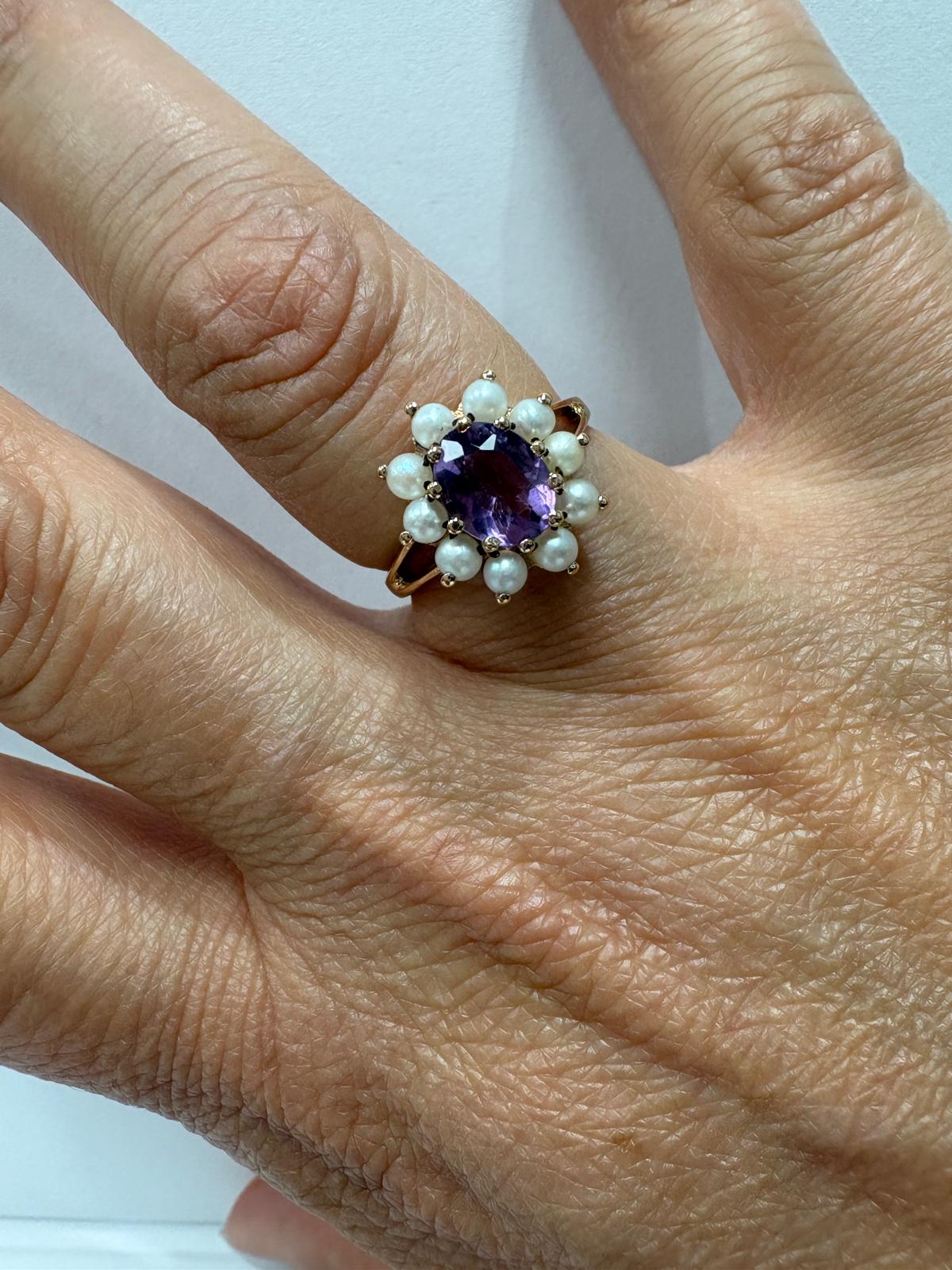 pre-loved amethyst ring, vintage cluster ring, second hand 9ct gold ring UK, amethyst pearl ring, pre-owned flowerhead ring, antique style cluster ring, vintage ring for sale UK, second hand fine jewellery UK, seed pearl ring