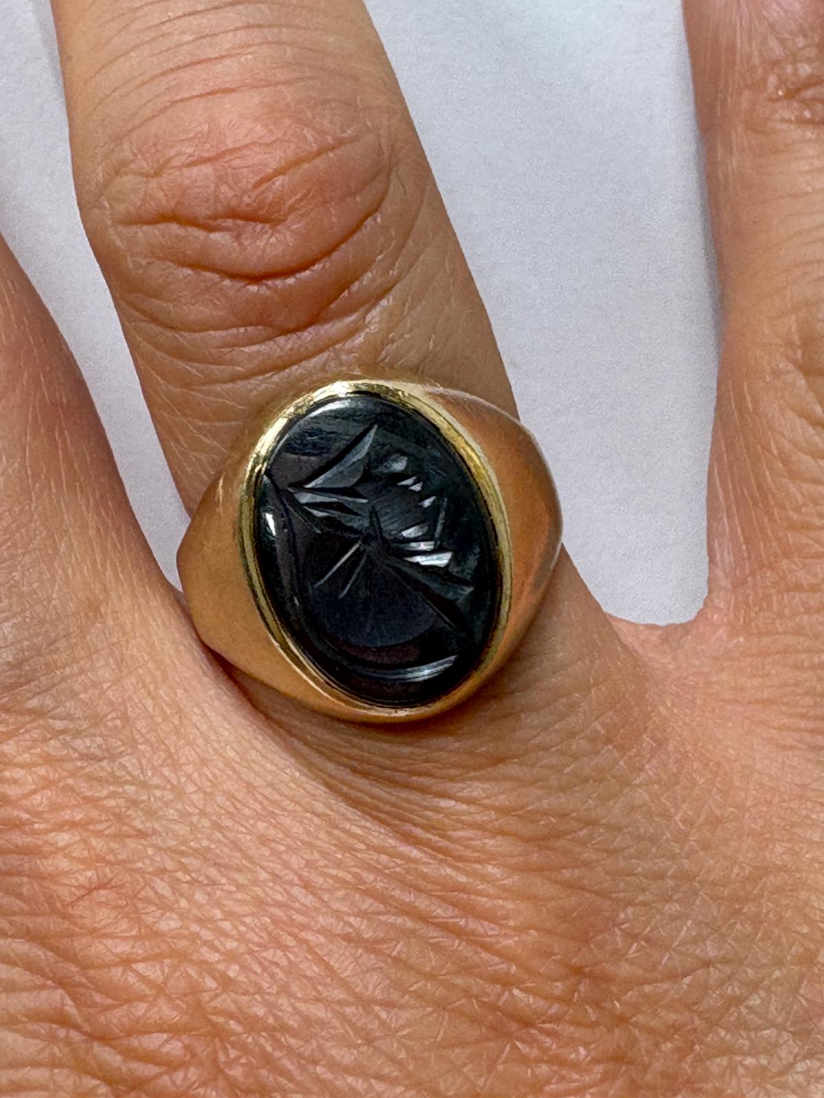 vintage signet ring, 9ct gold signet ring, hematite intaglio ring, men's signet ring gold, pre-loved signet ring UK, antique signet ring Harrogate, carved intaglio ring, second hand gold signet ring, gent's signet ring hallmarked