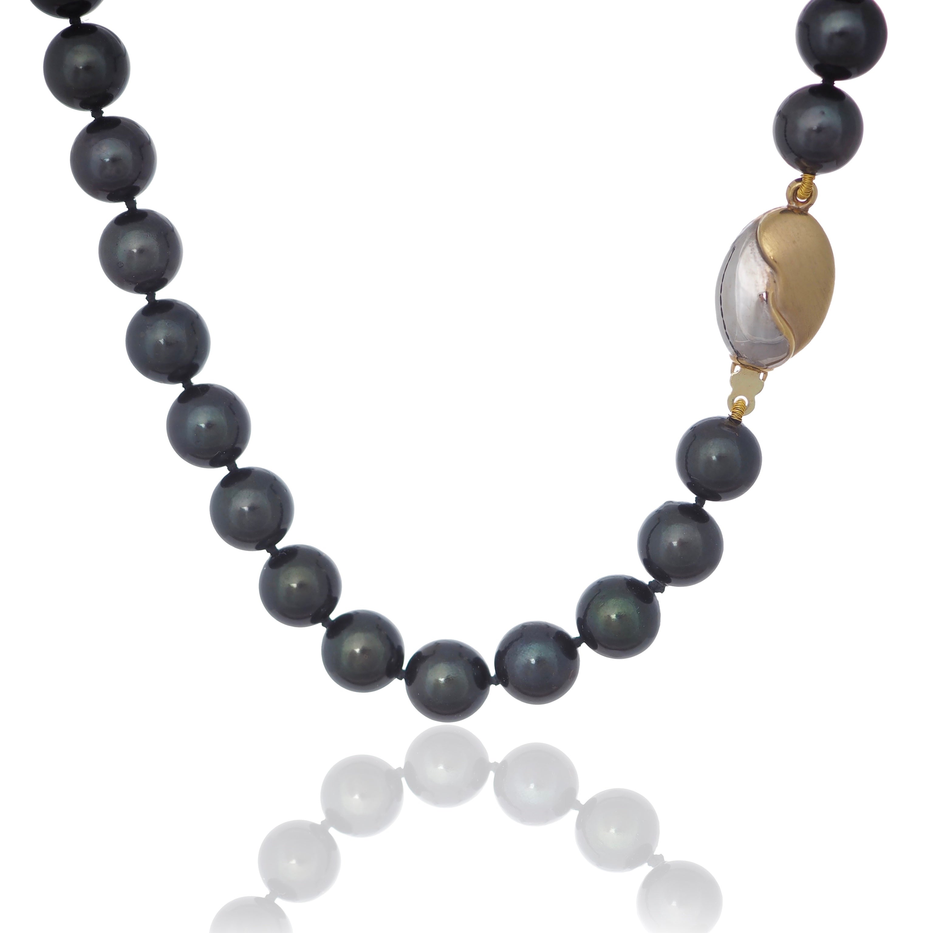 BLACK AKOYA PEARL NECKLACE