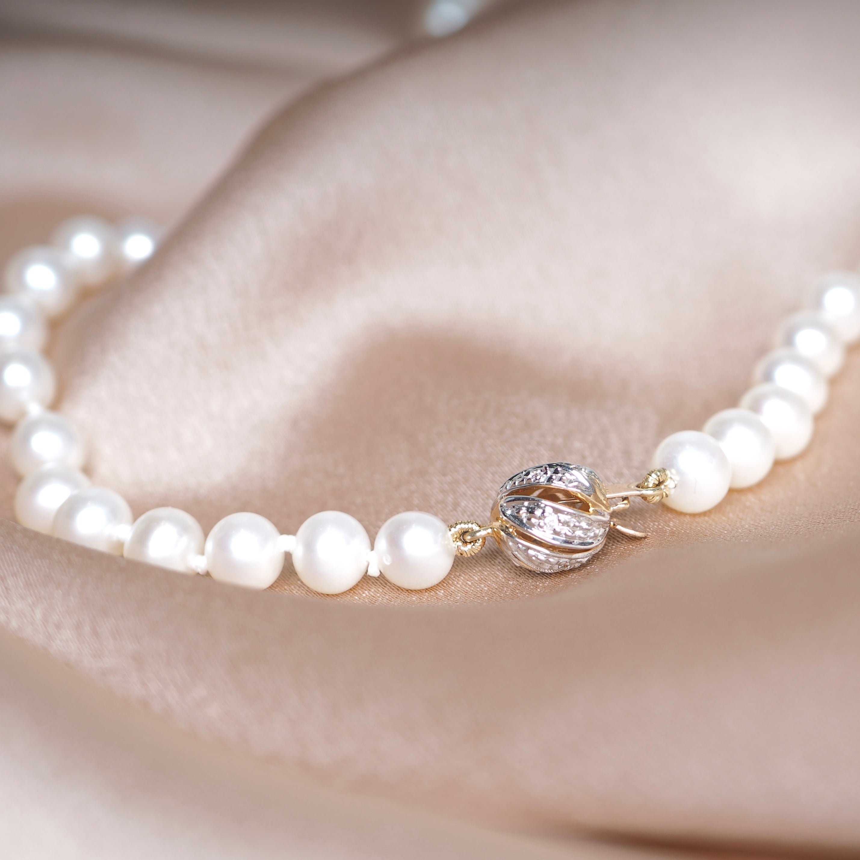 PEARL & DIAMOND NECKLACE