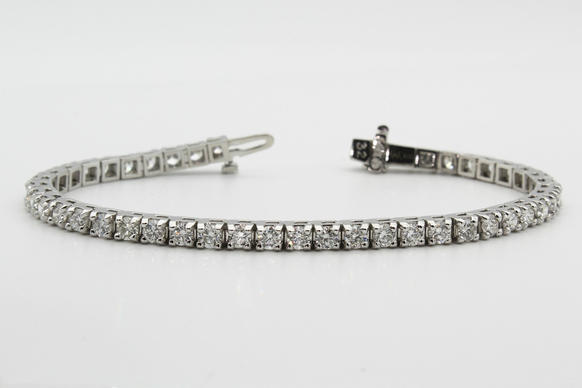 Are tennis bracelets in fashion? Fogal and Barnes Fine Jewellers of Harrogate 