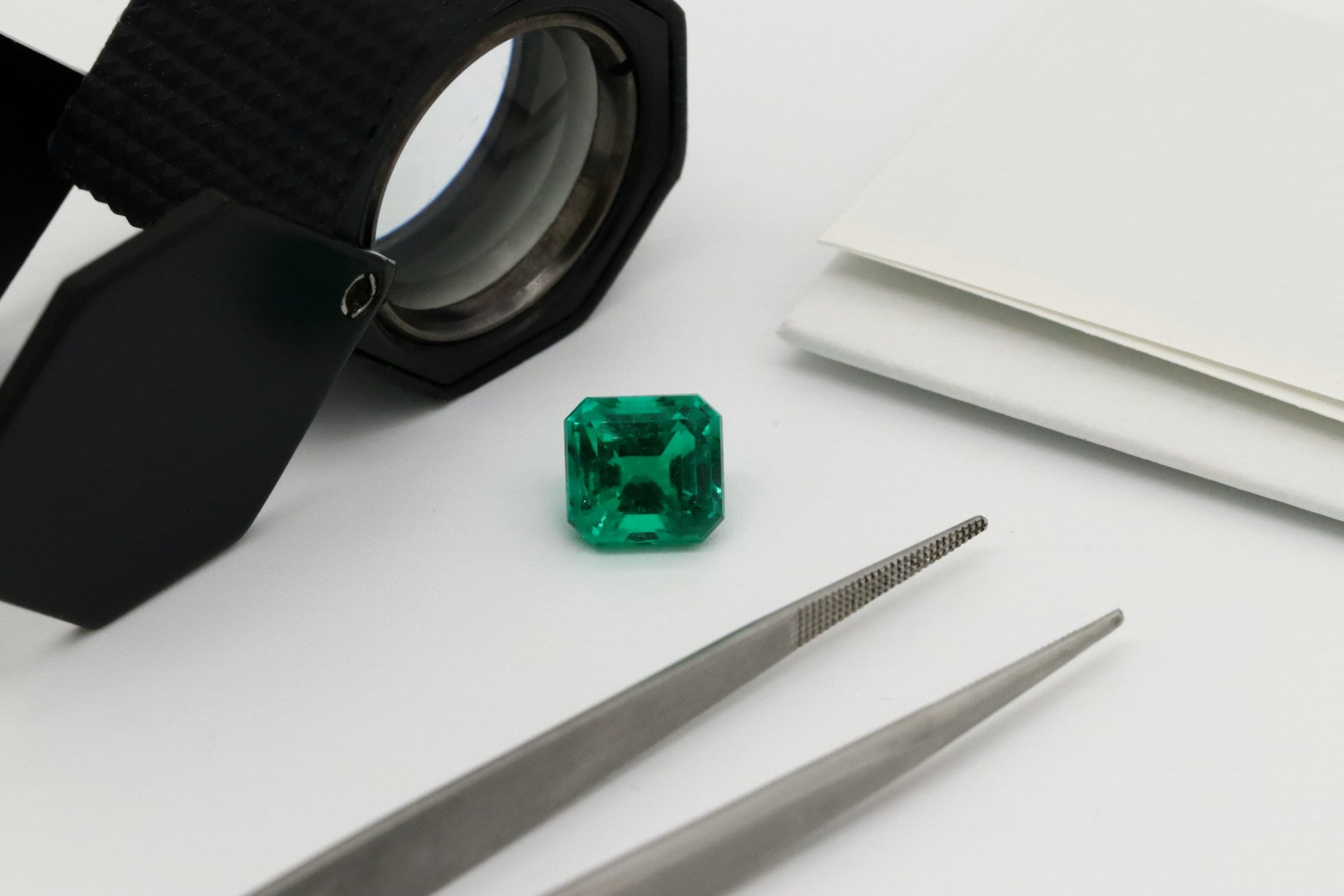 Natural Emerald Gemstones, how to choose the perfect Emerald Gemstone Rings? Fogal and Barnes Fine Jewellers of Harrogate