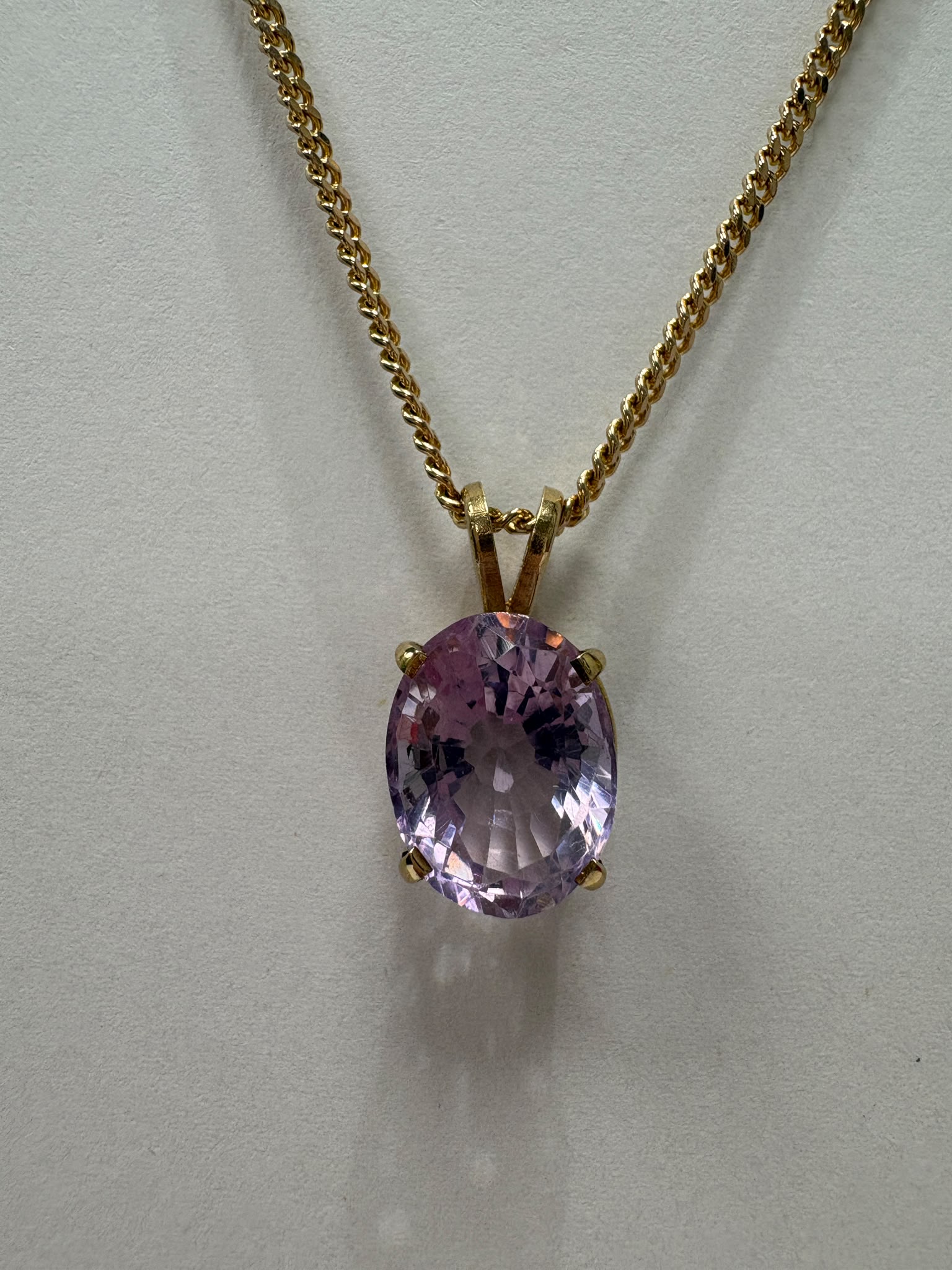 amethyst pendant necklace, natural amethyst gold pendant, 14ct gold amethyst pendant, 9ct gold curb chain, February birthstone necklace, pre-loved amethyst necklace UK, oval amethyst pendant Harrogate, amethyst and gold chain necklace