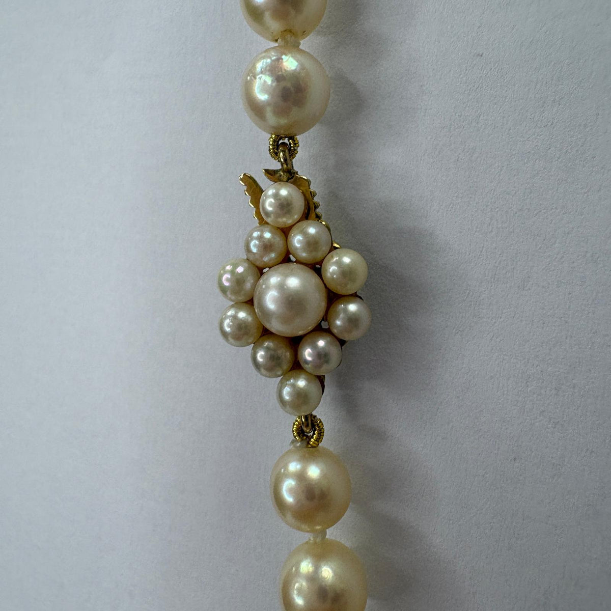 vintage Akoya pearl necklace, Akoya pearls UK, pearl cluster clasp, 9ct gold pearl clasp, collar length pearl necklace, 15 inch pearl necklace, bridal pearl necklace, pre-loved pearl necklace