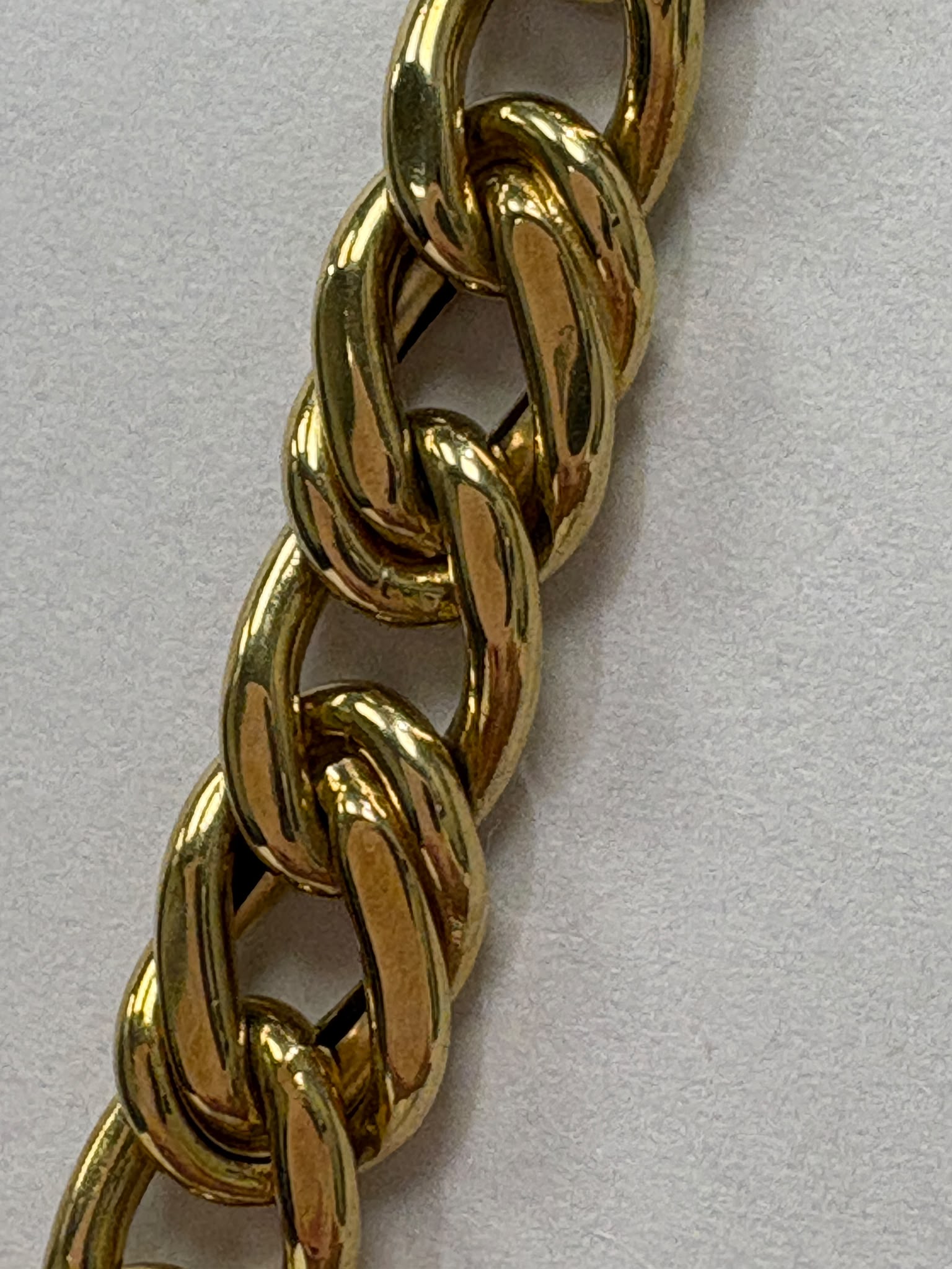 18ct gold curb chain, double curb link necklace, statement gold chain, heavy 18ct gold necklace, pre-loved gold chain UK, second hand 18ct gold chain Harrogate, 18 inch gold necklace, vintage gold curb chain