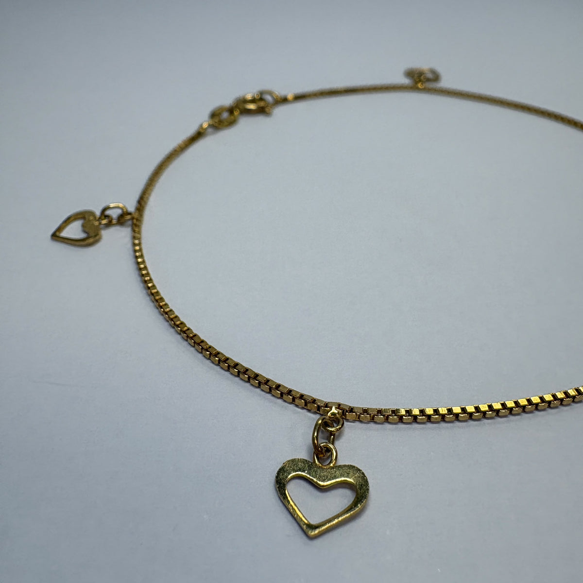 18ct gold anklet, gold heart anklet, gold ankle chain UK, heart charm anklet, pre-loved gold anklet, box chain anklet, solid gold anklet, gold anklet gift